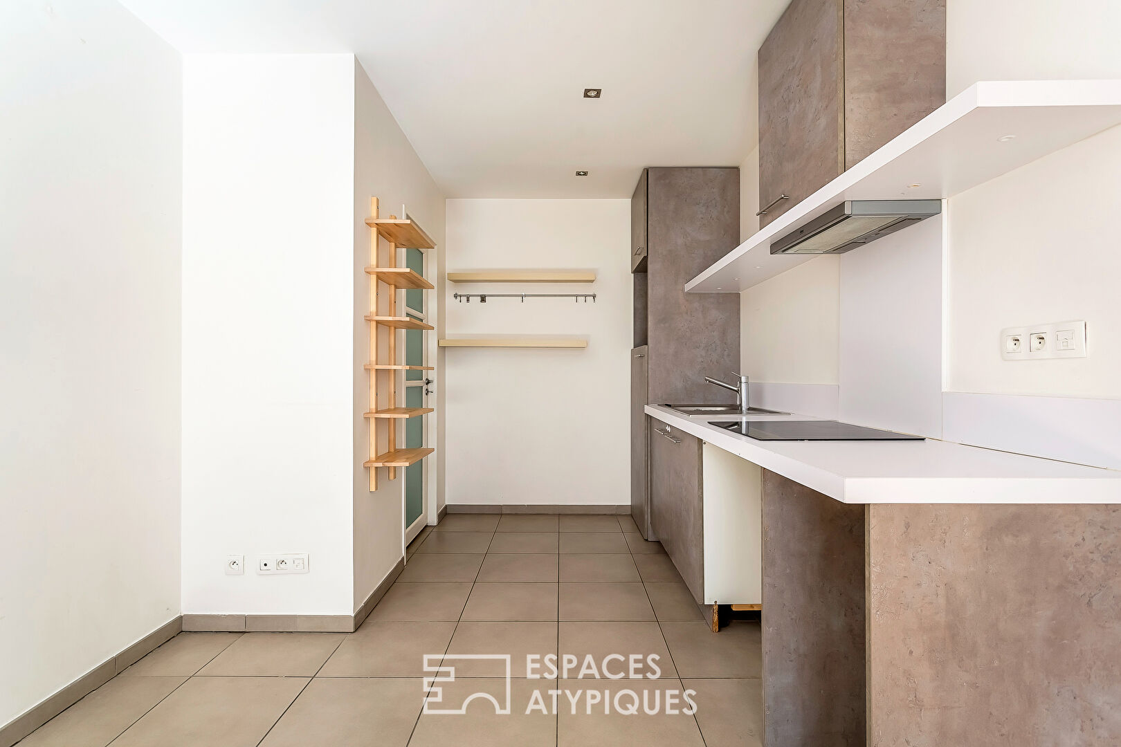 Appartement ancien entièrement rénové Rue Sala en plein coeur du quartier quartier Ainay