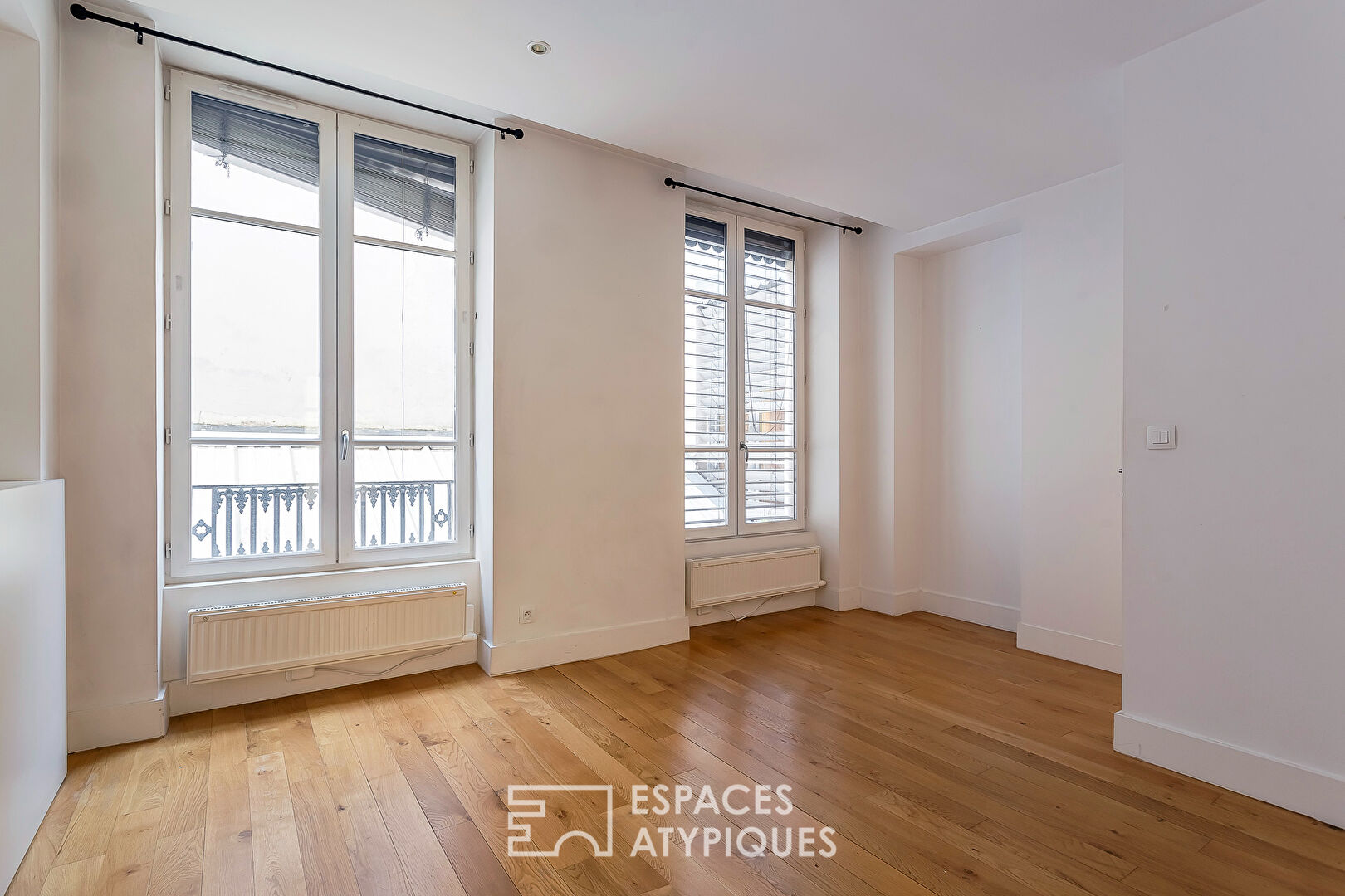 Appartement ancien entièrement rénové Rue Sala en plein coeur du quartier quartier Ainay