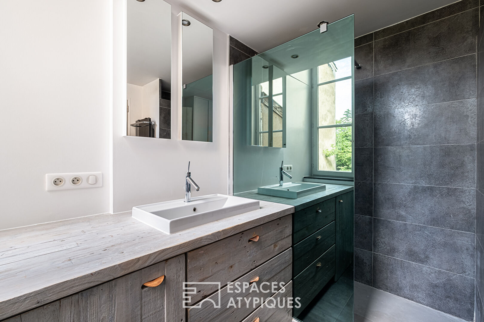 Duplex rénové en dernier étage