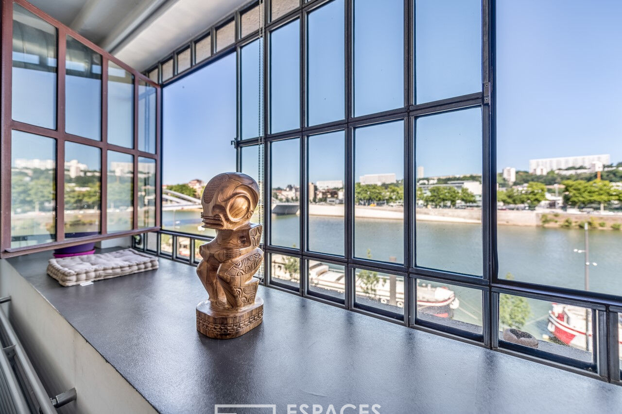 Loft avec vue sur la Saône dans une ancienne biscuiterie