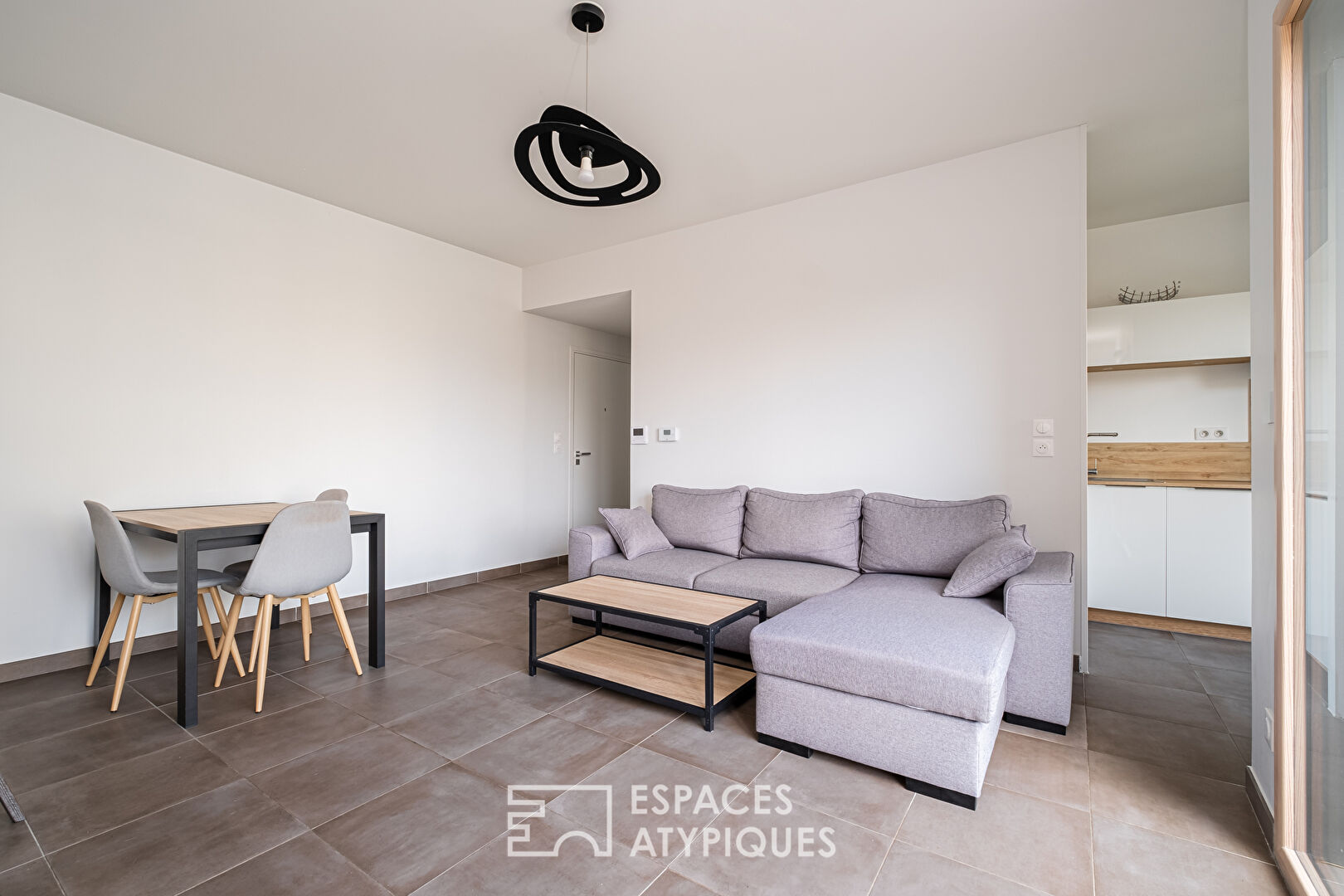 Contemporain avec terrasse proche de Sergent Blandan