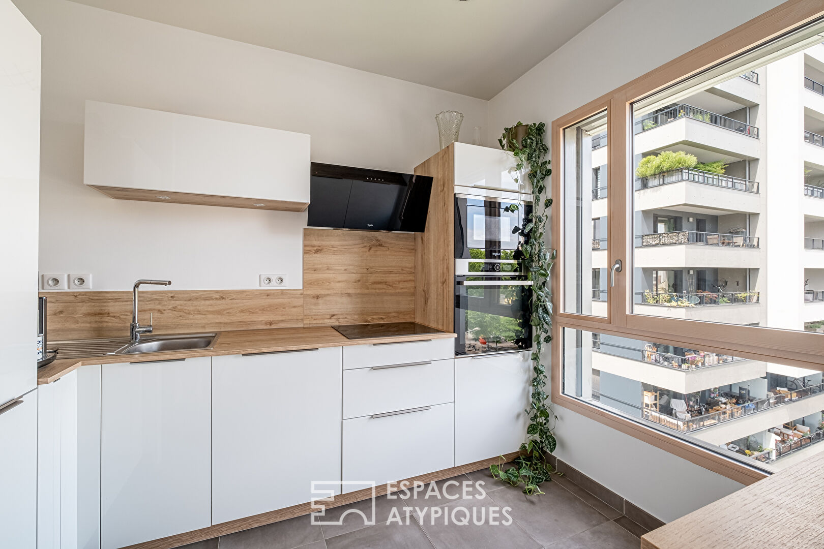 Contemporain avec terrasse proche de Sergent Blandan
