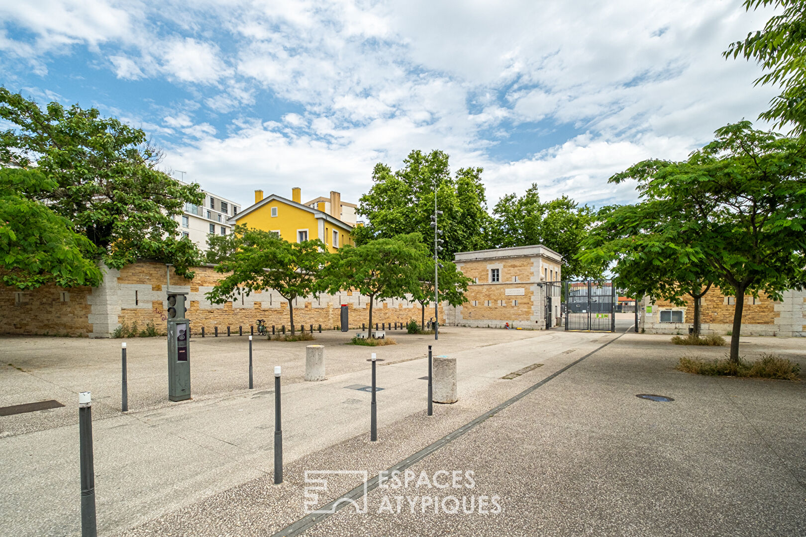 Contemporain avec terrasse proche de Sergent Blandan