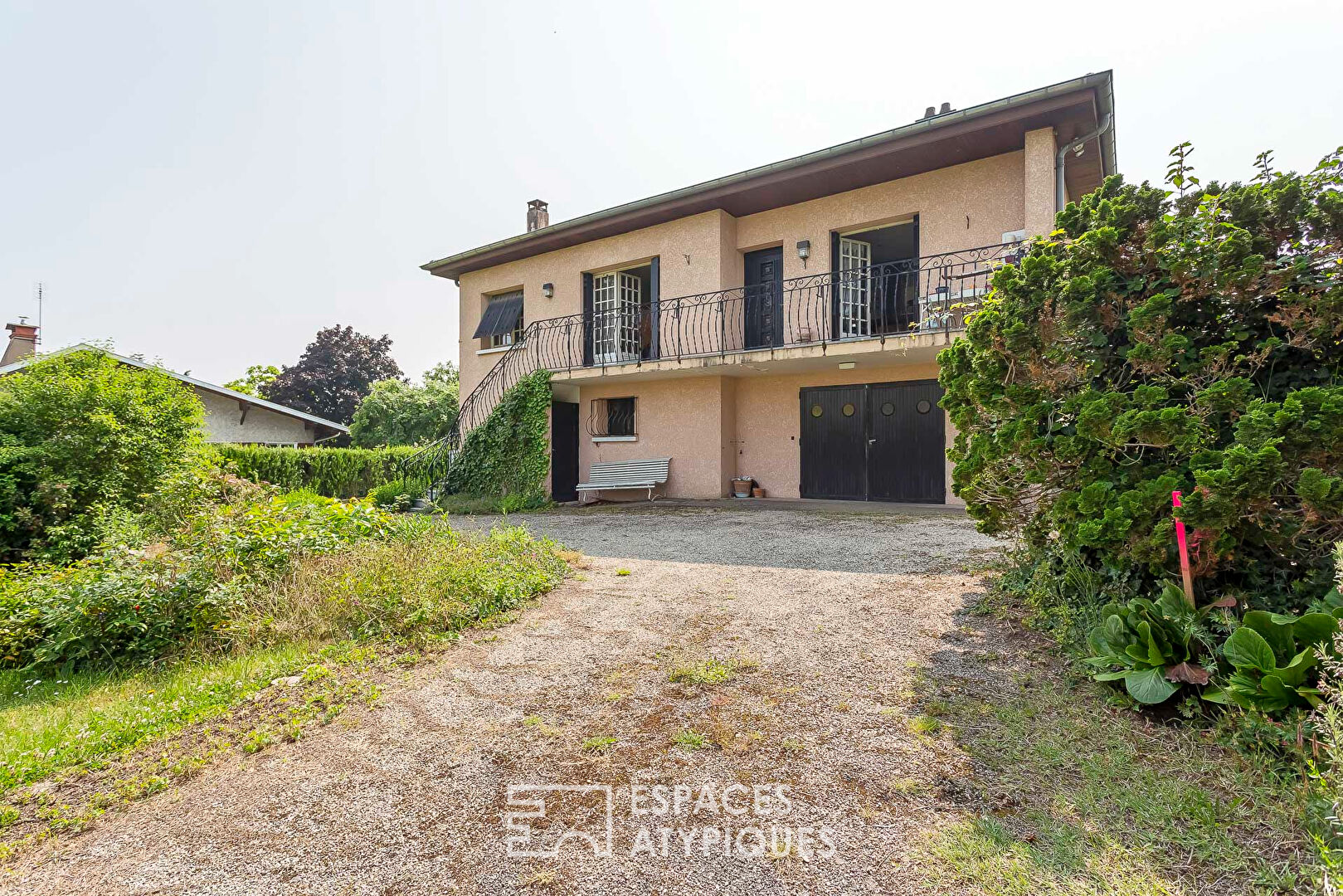 House in the heart of the Tour de Salvagny to renovate