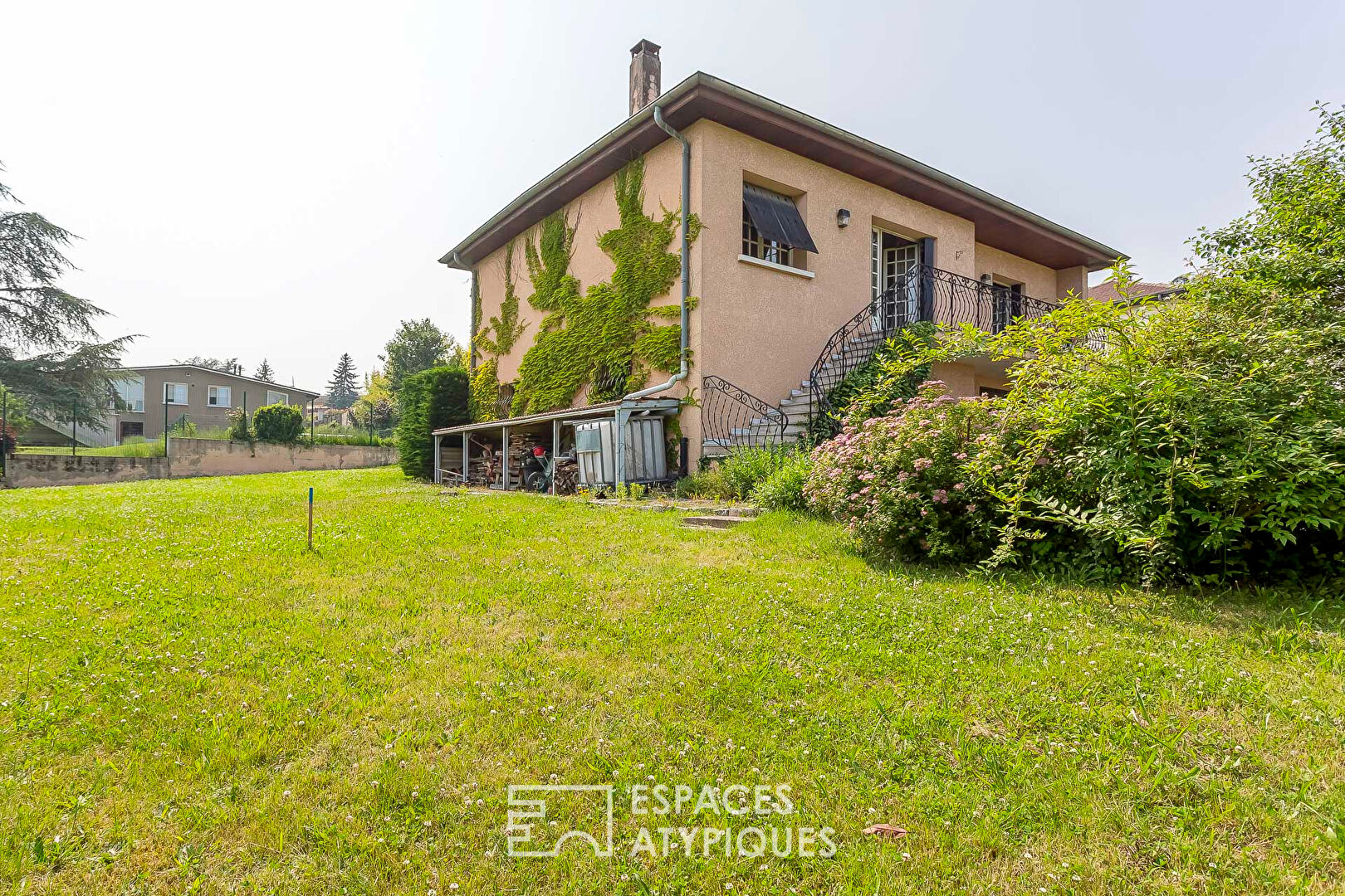 House in the heart of the Tour de Salvagny to renovate