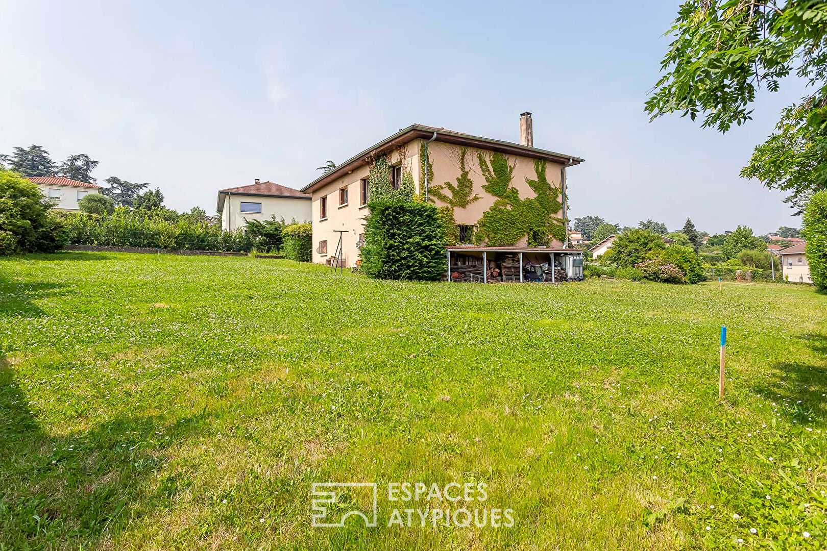 House in the heart of the Tour de Salvagny to renovate