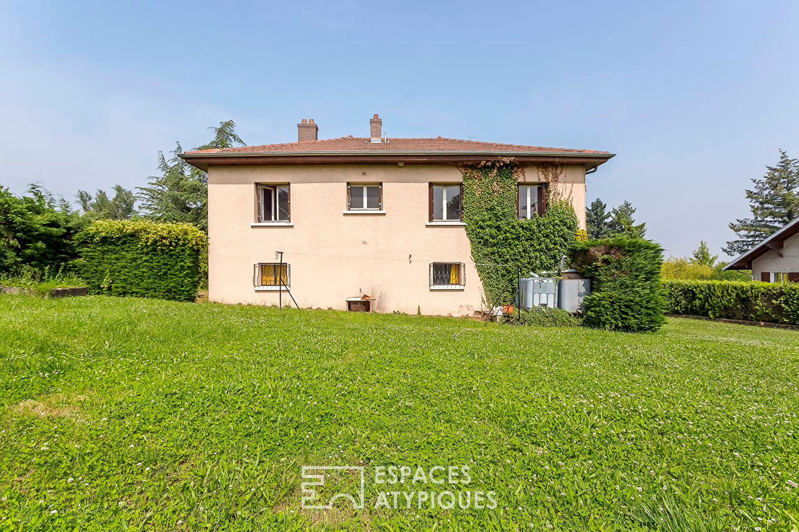 House in the heart of the Tour de Salvagny to renovate