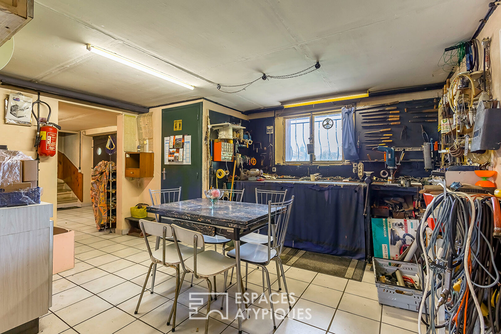 House in the heart of the Tour de Salvagny to renovate