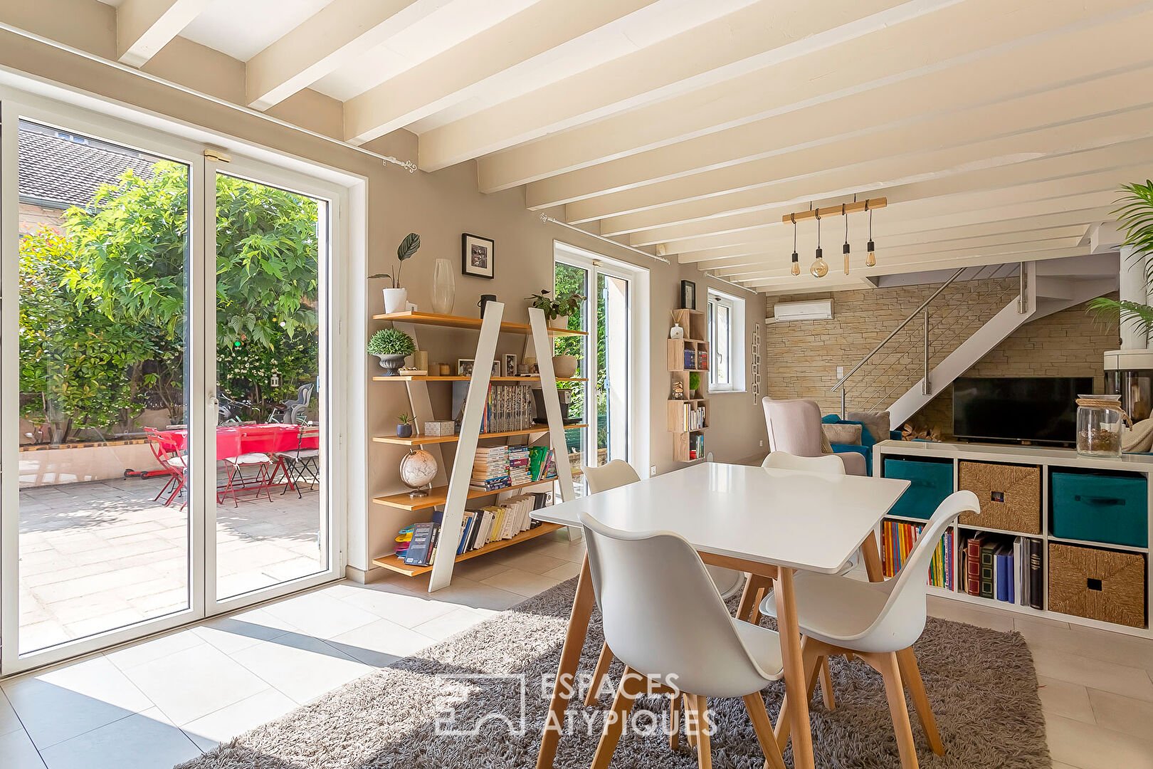 Renovated townhouse with terrace at Gratte-Ciel