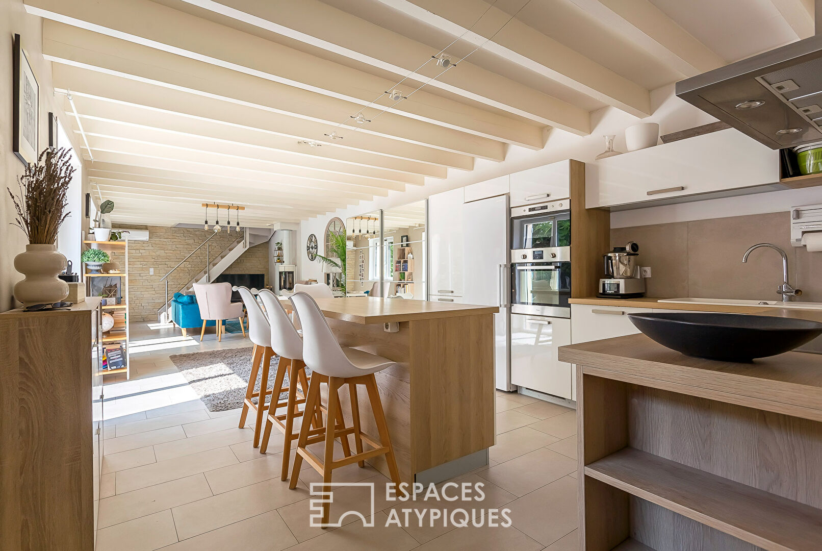 Renovated townhouse with terrace at Gratte-Ciel