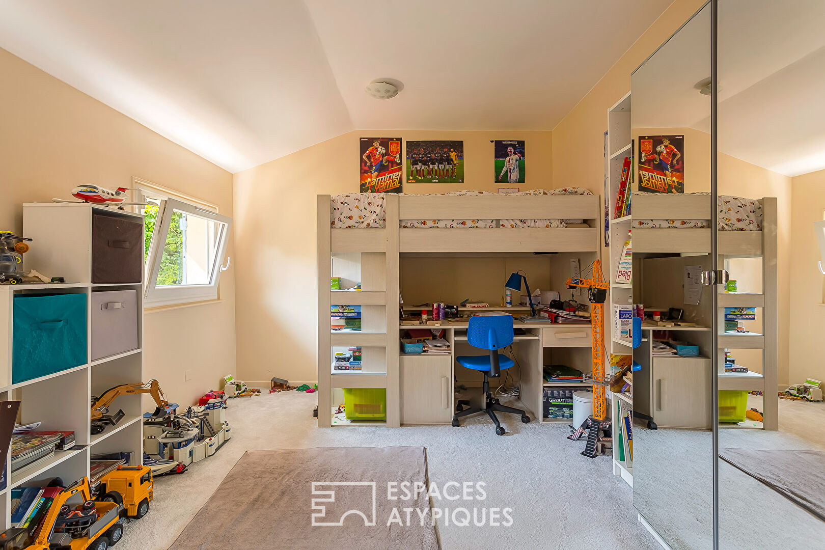 Renovated townhouse with terrace at Gratte-Ciel