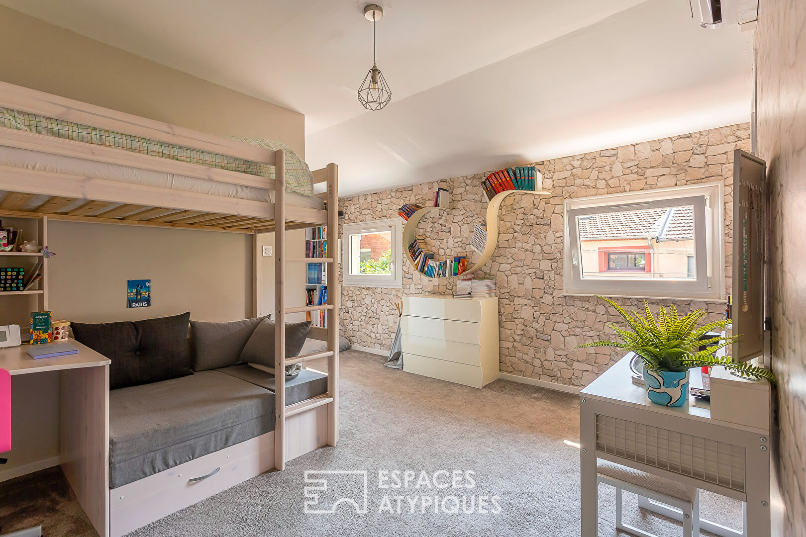 Renovated townhouse with terrace at Gratte-Ciel