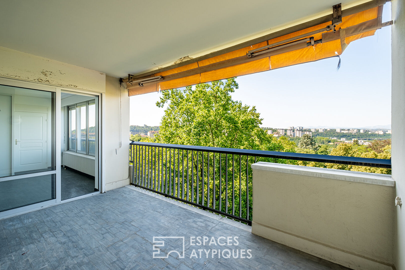 Appartement à rénover avec terrasses et ascenseur privatif