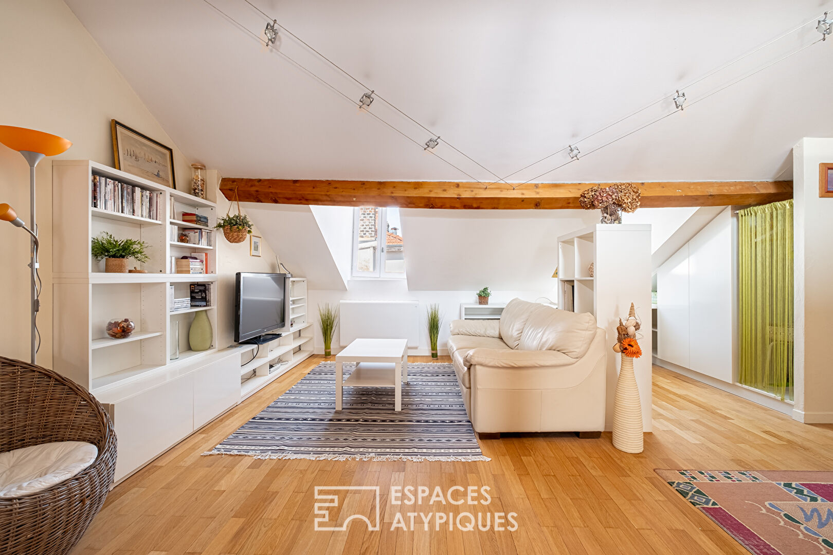 Appartement en dernier étage avec mezzanine  à Jean Macé