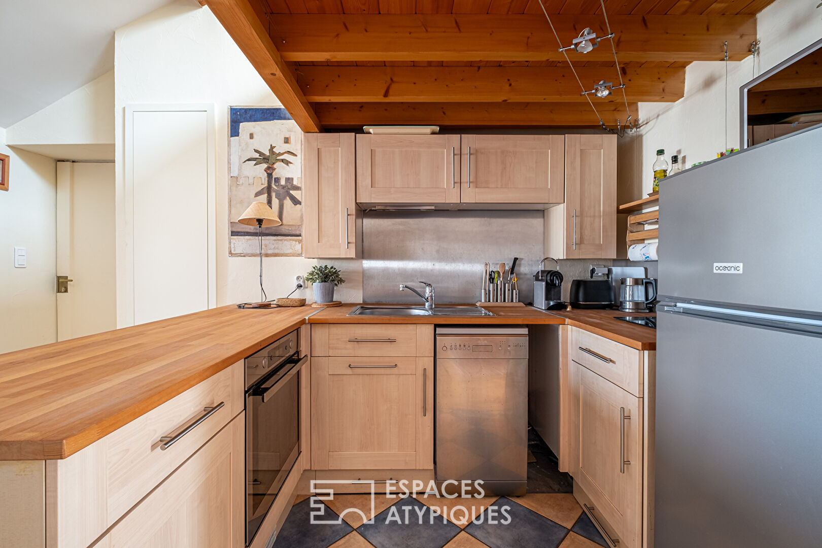 Appartement en dernier étage avec mezzanine  à Jean Macé