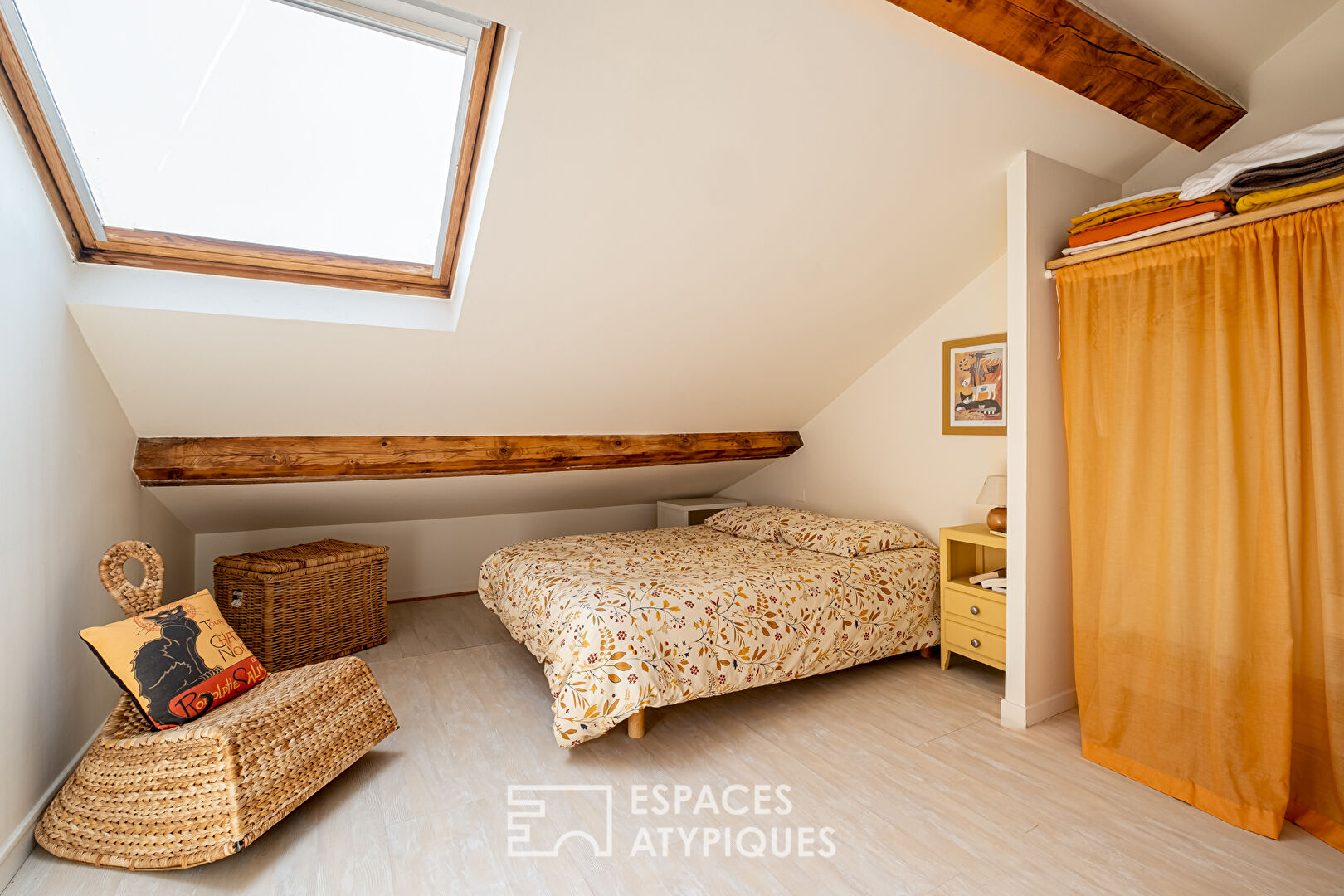 Appartement en dernier étage avec mezzanine  à Jean Macé
