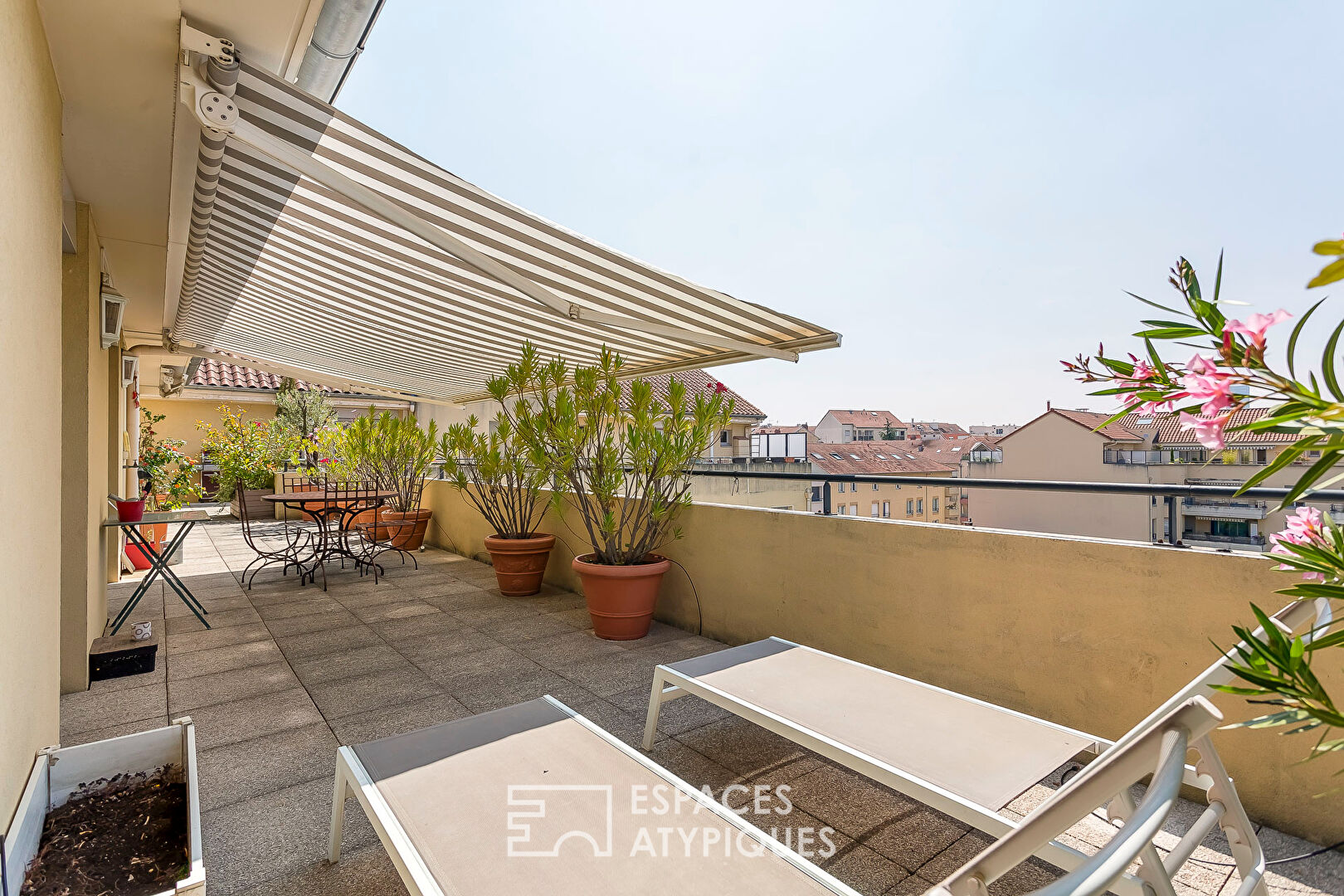 Rooftop with 123sqm terrace