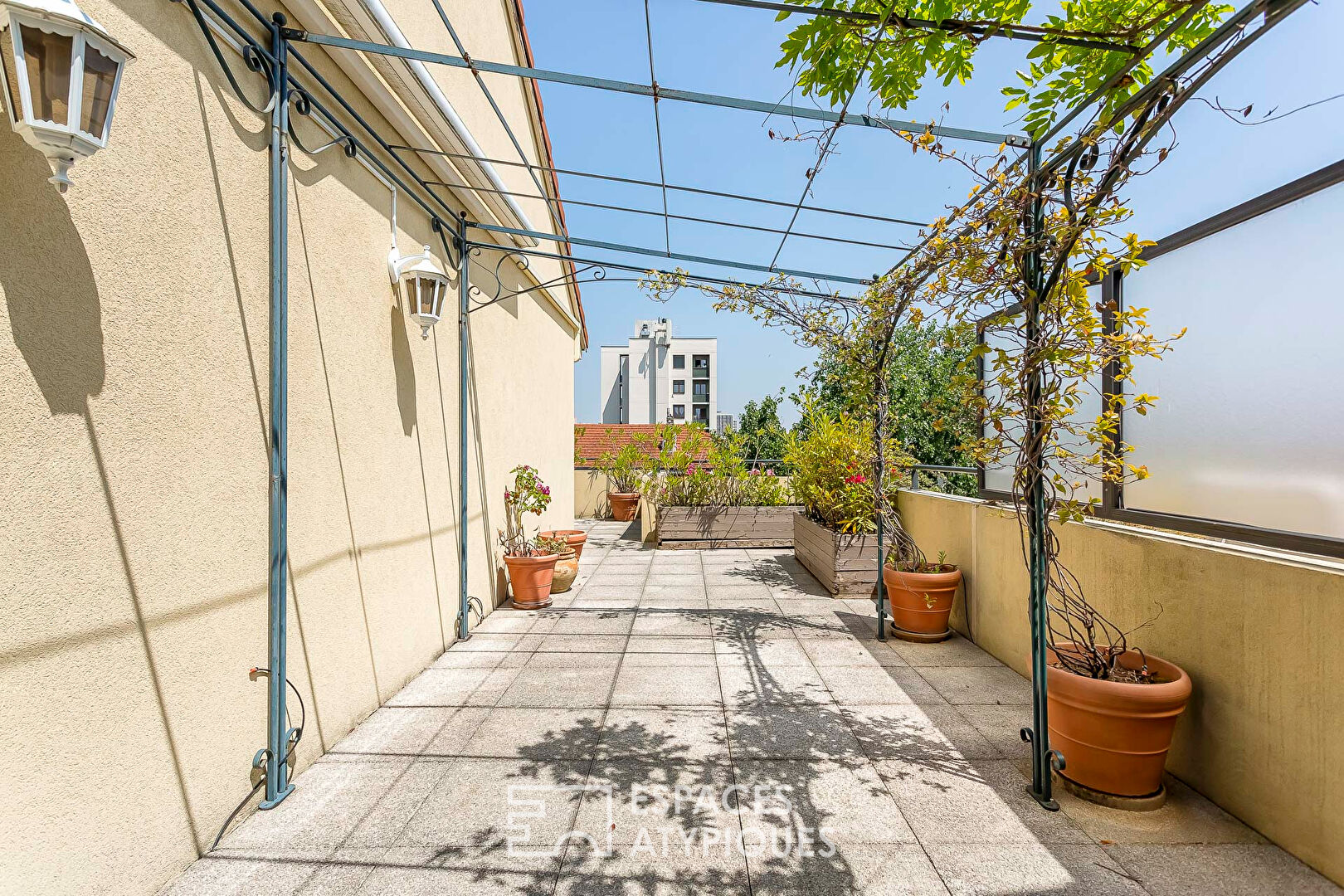 Rooftop with 123sqm terrace