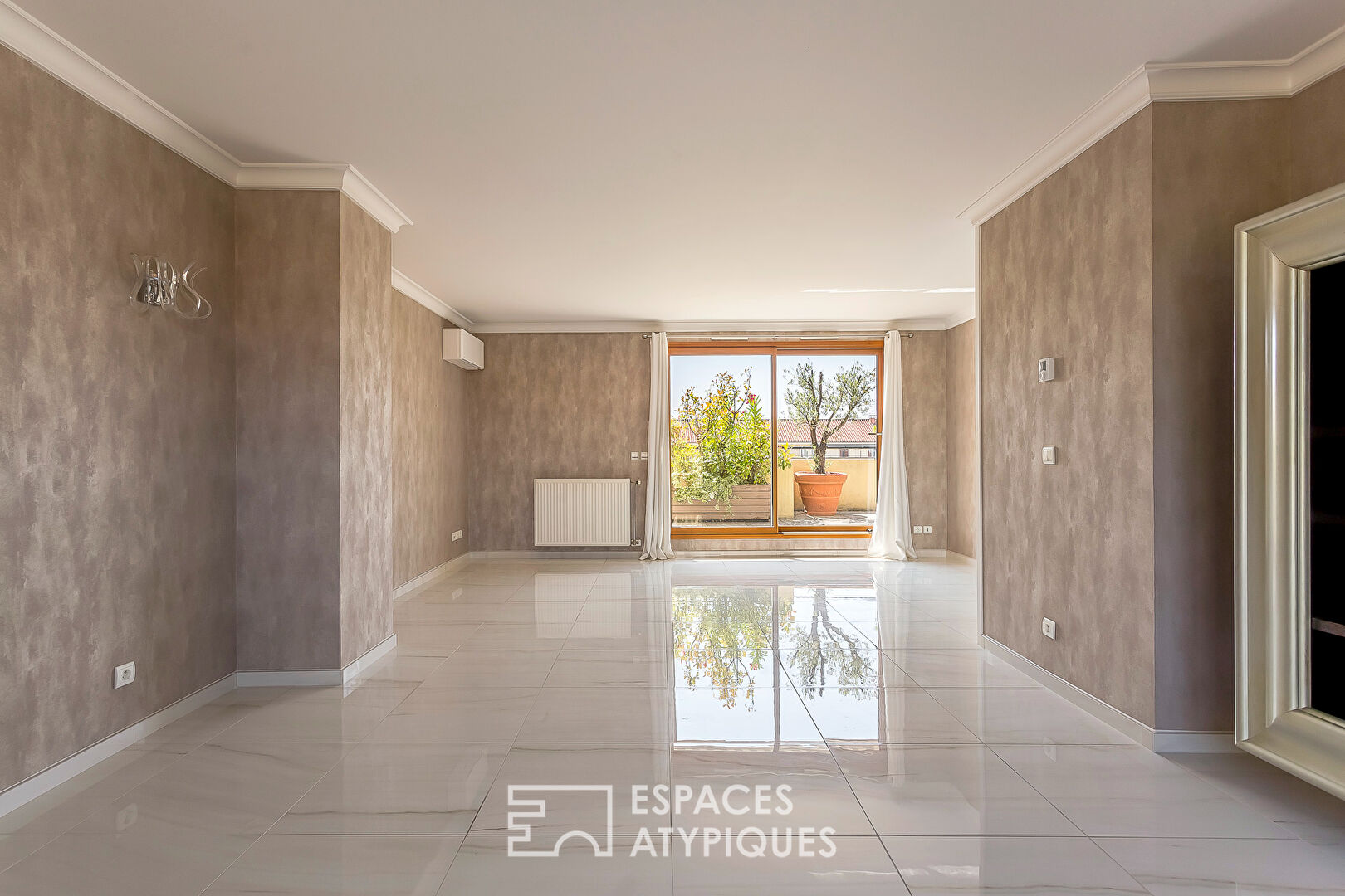Rooftop with 123sqm terrace