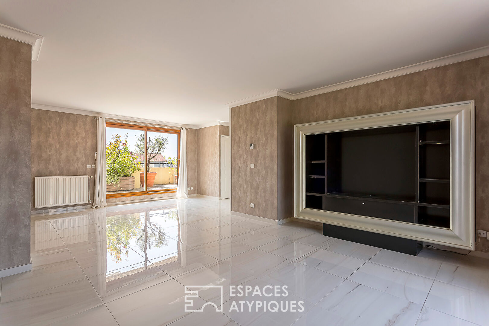 Rooftop with 123sqm terrace