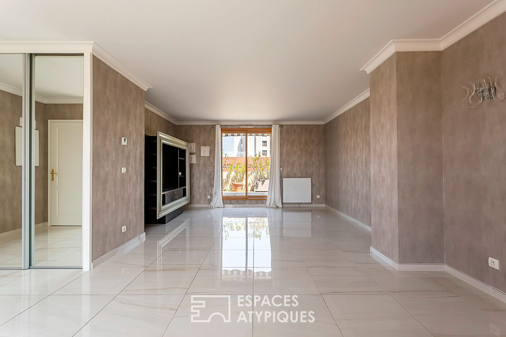 Rooftop with 123sqm terrace
