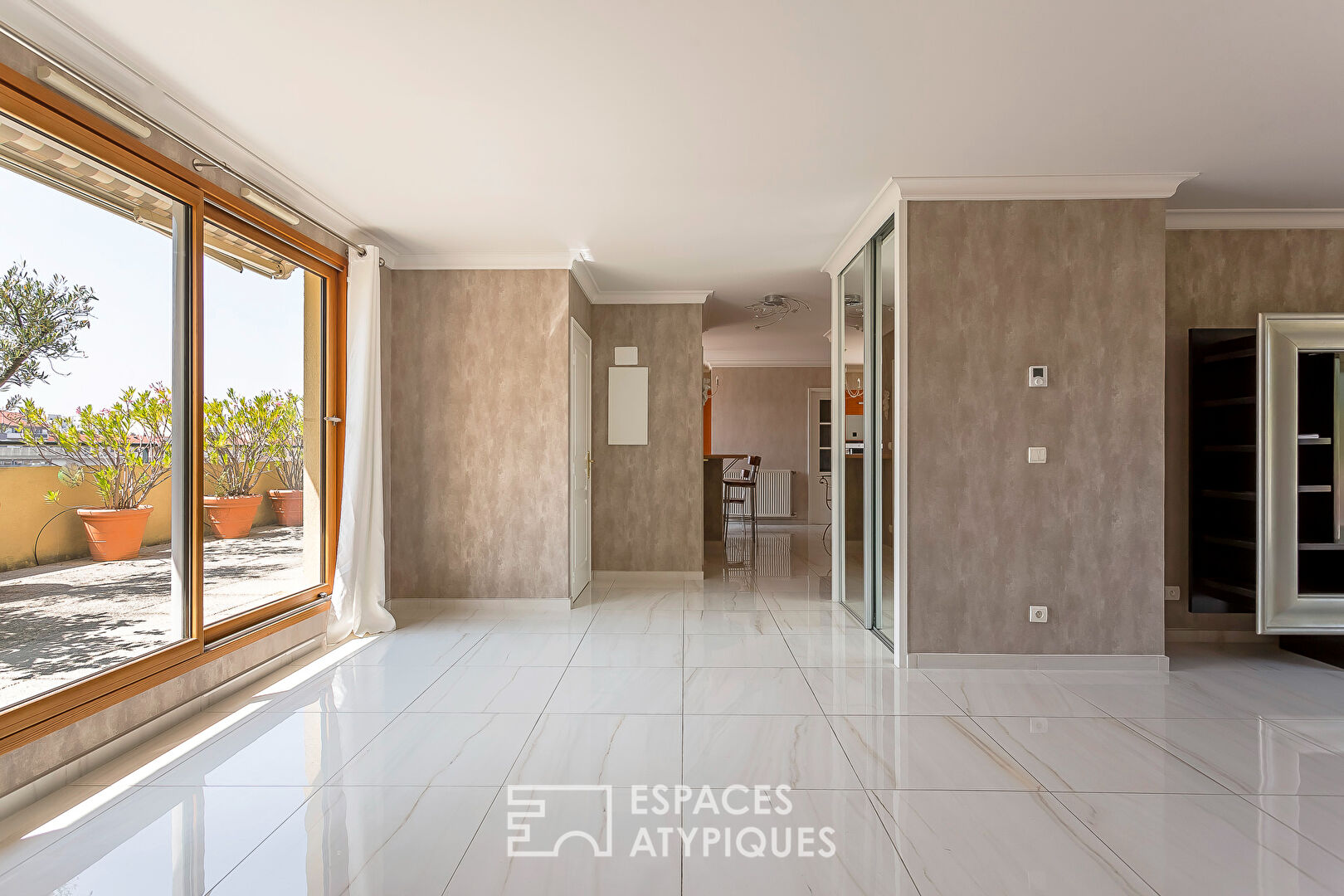 Rooftop with 123sqm terrace