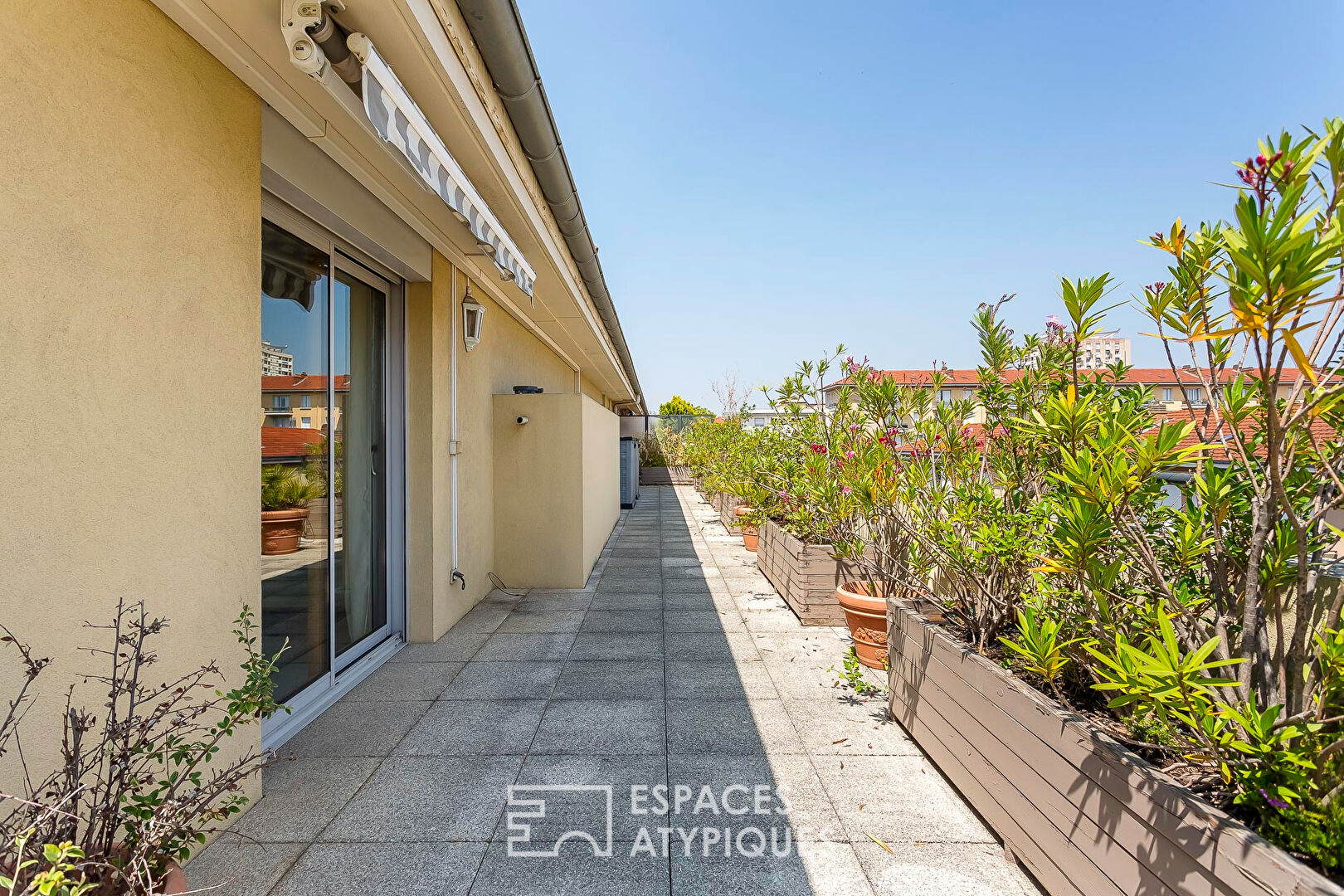 Rooftop with 123sqm terrace
