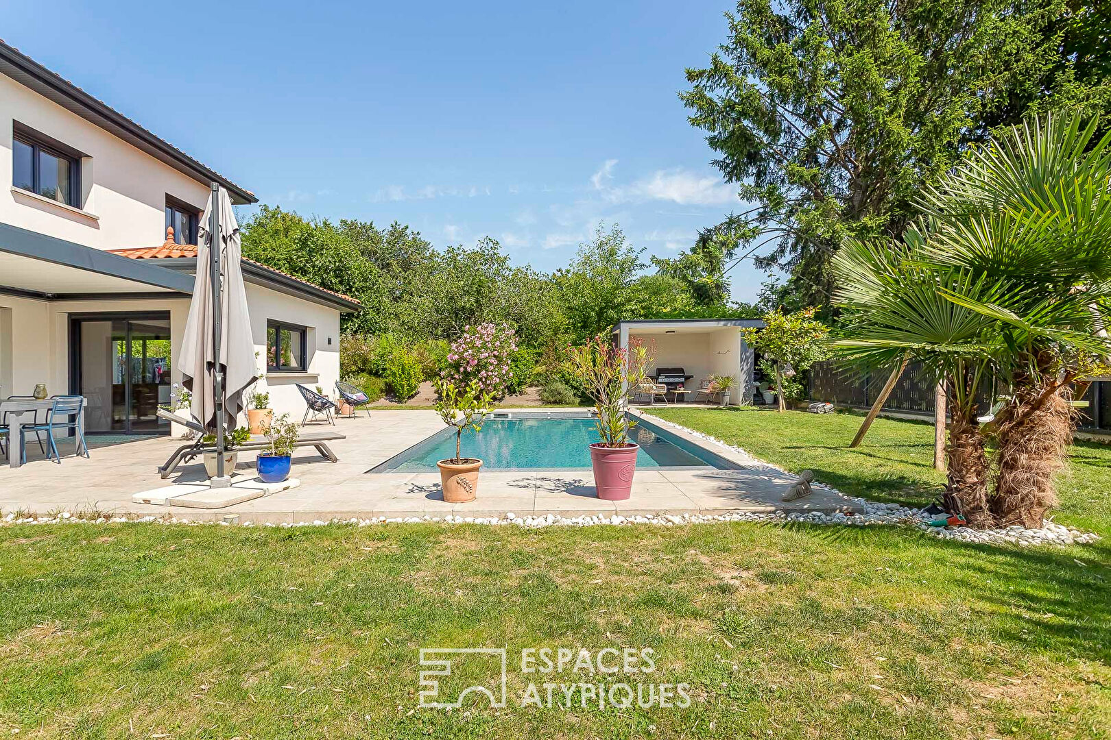 Maison contemporaine avec piscine