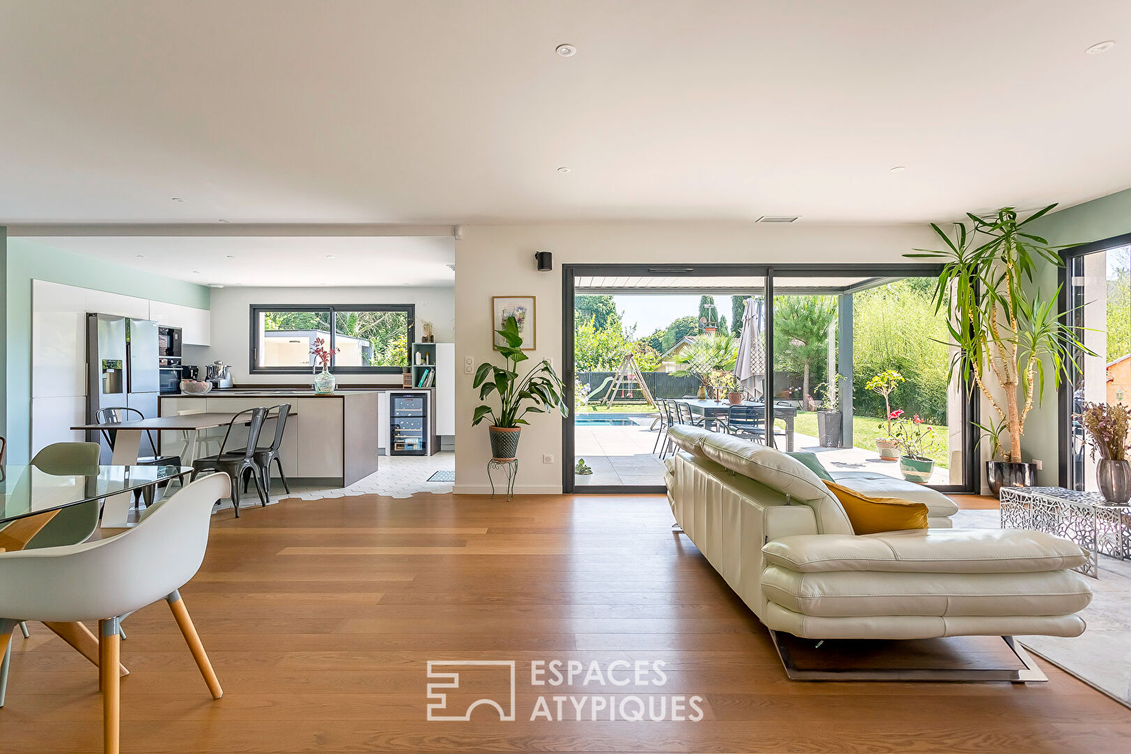 Maison contemporaine avec piscine