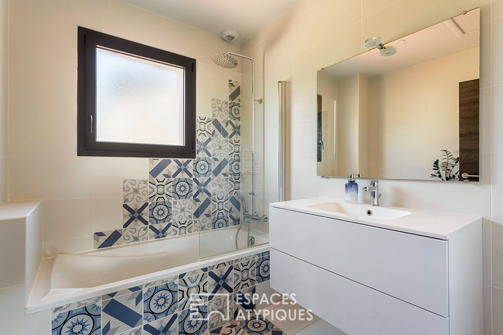 Maison contemporaine avec piscine