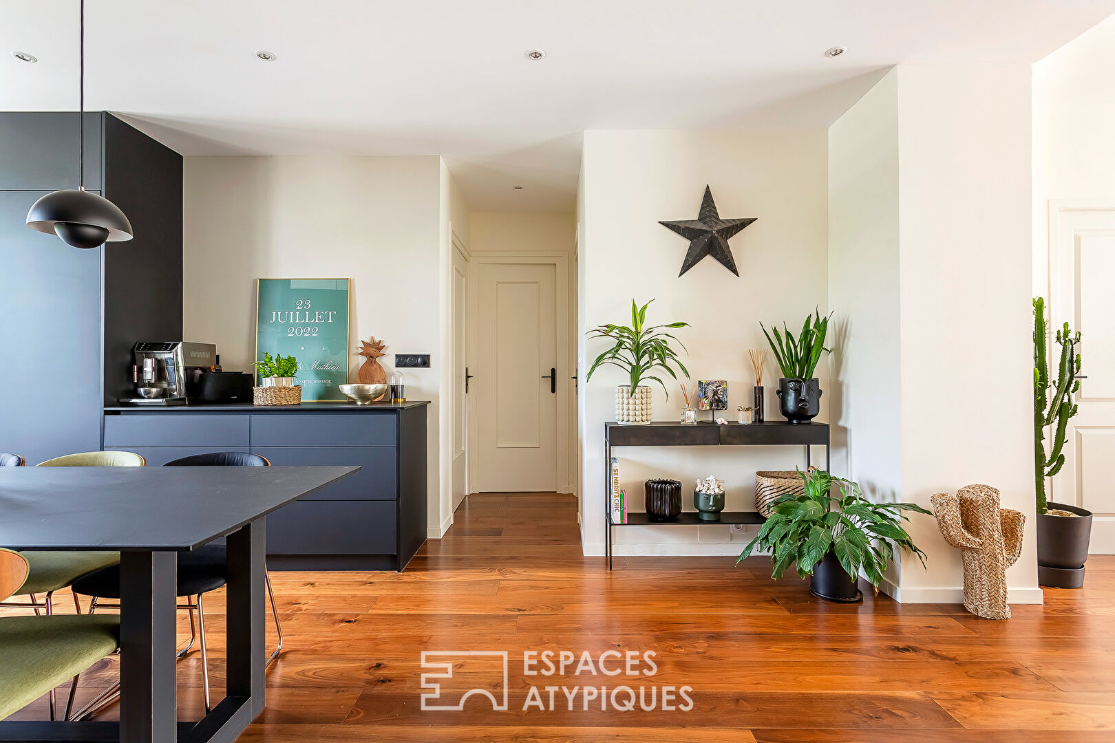 Architect-designed renovation with balconies near Garibaldi metro station