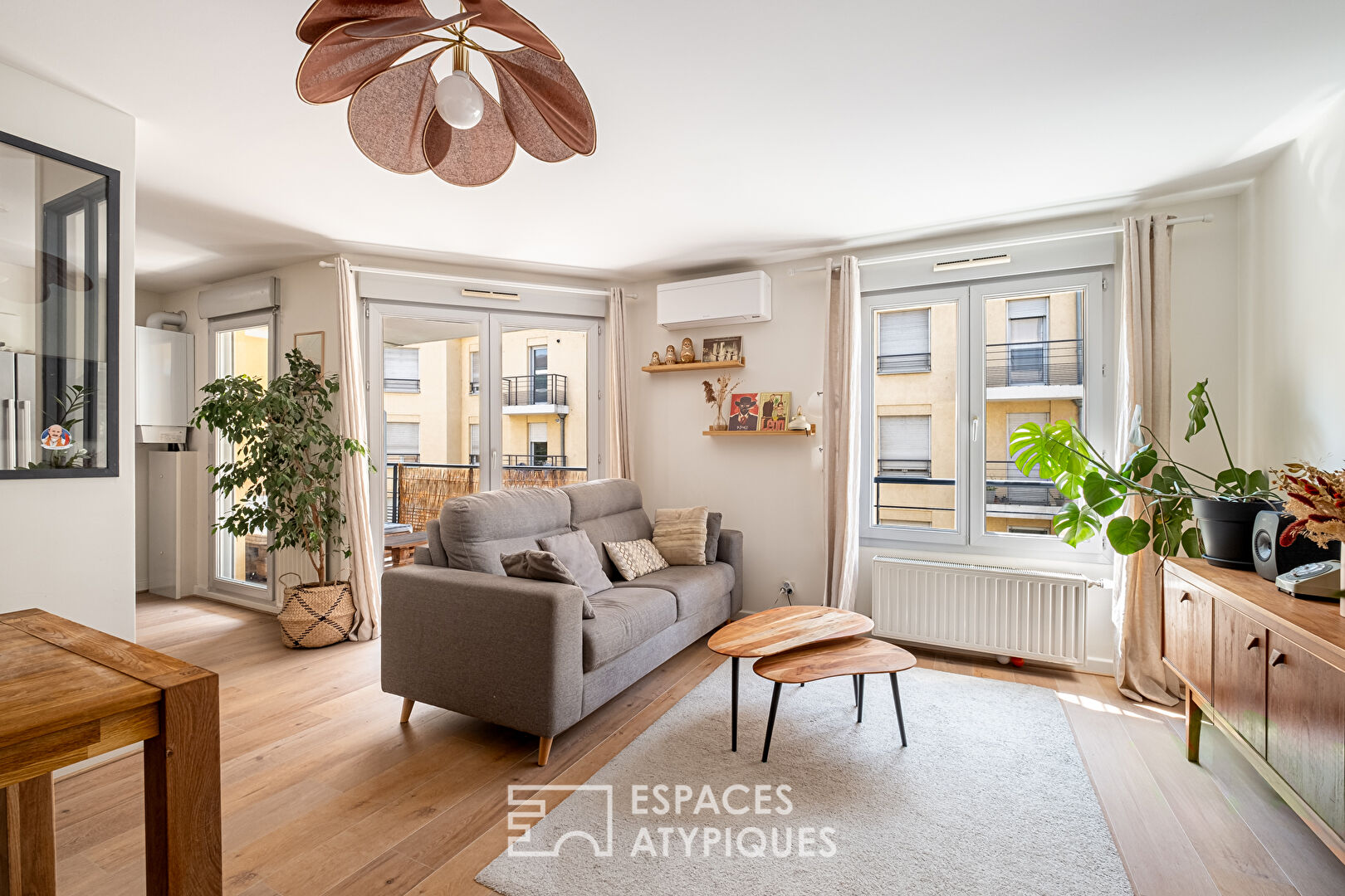 Rénovation contemporaine avec balcon – Métro Sans-Souci