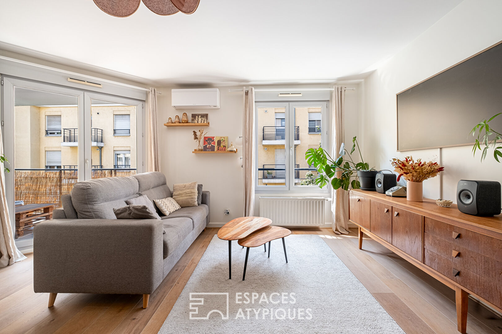Rénovation contemporaine avec balcon – Métro Sans-Souci