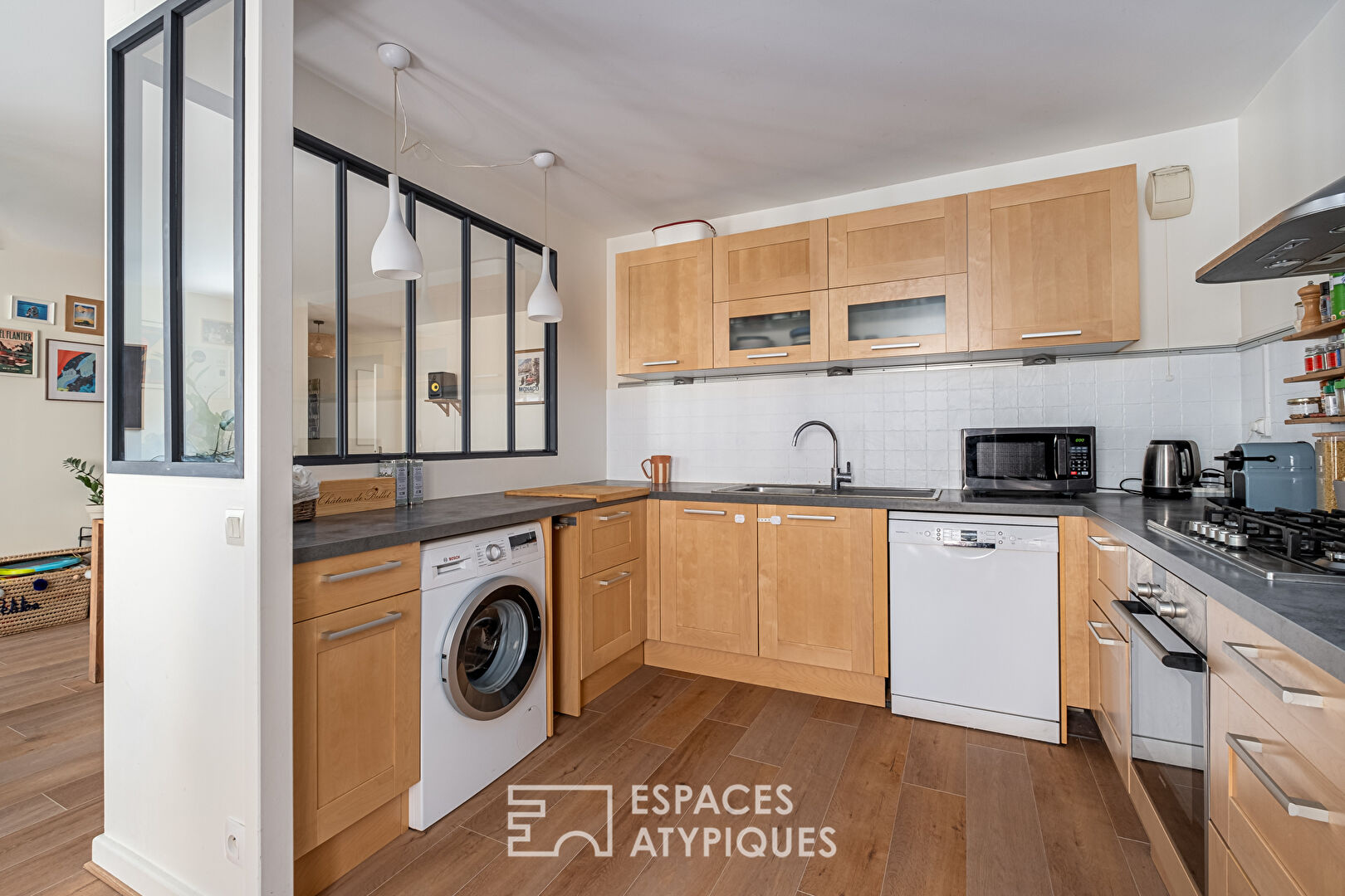 Rénovation contemporaine avec balcon – Métro Sans-Souci