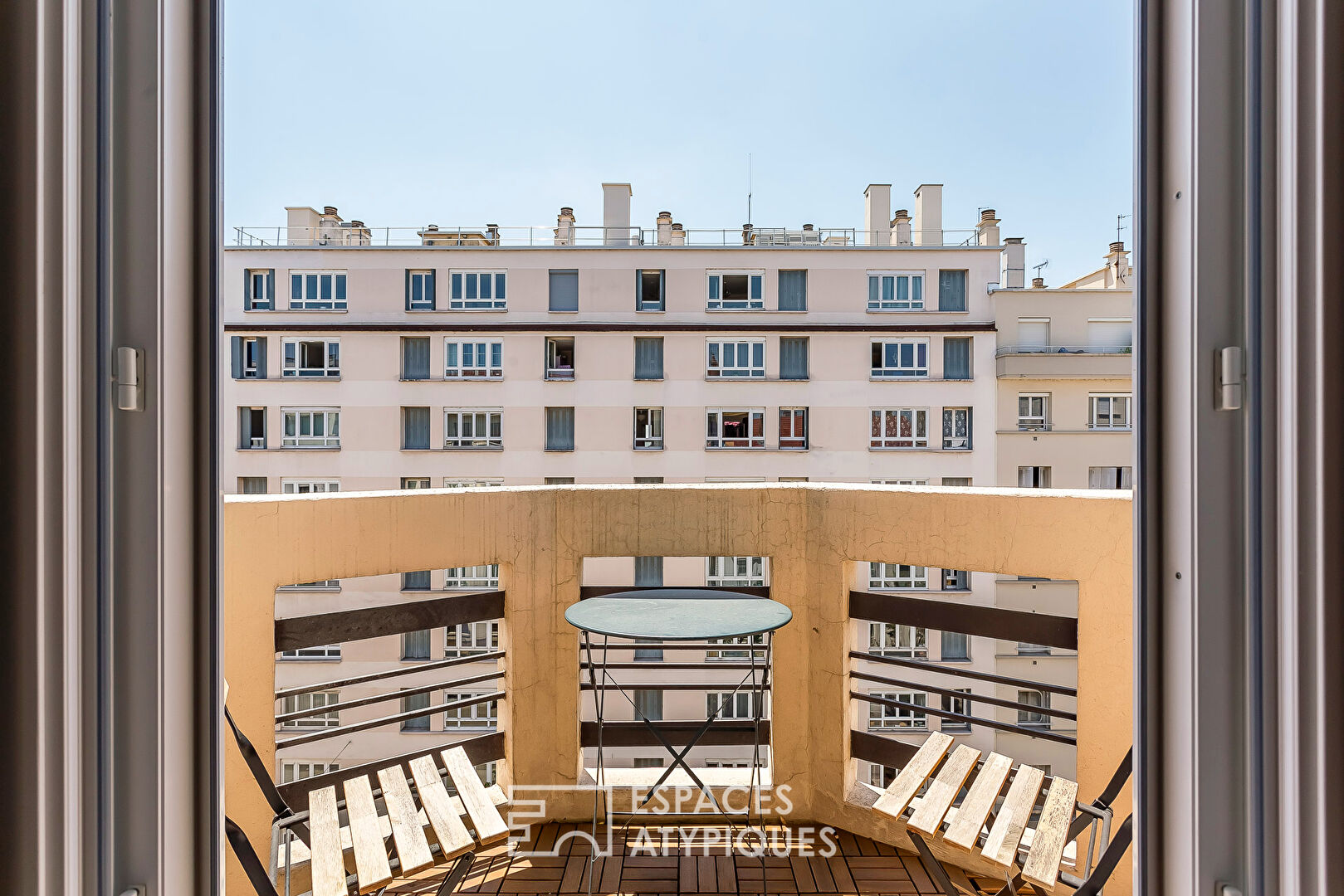 Renovated duplex on the top floor with balcony