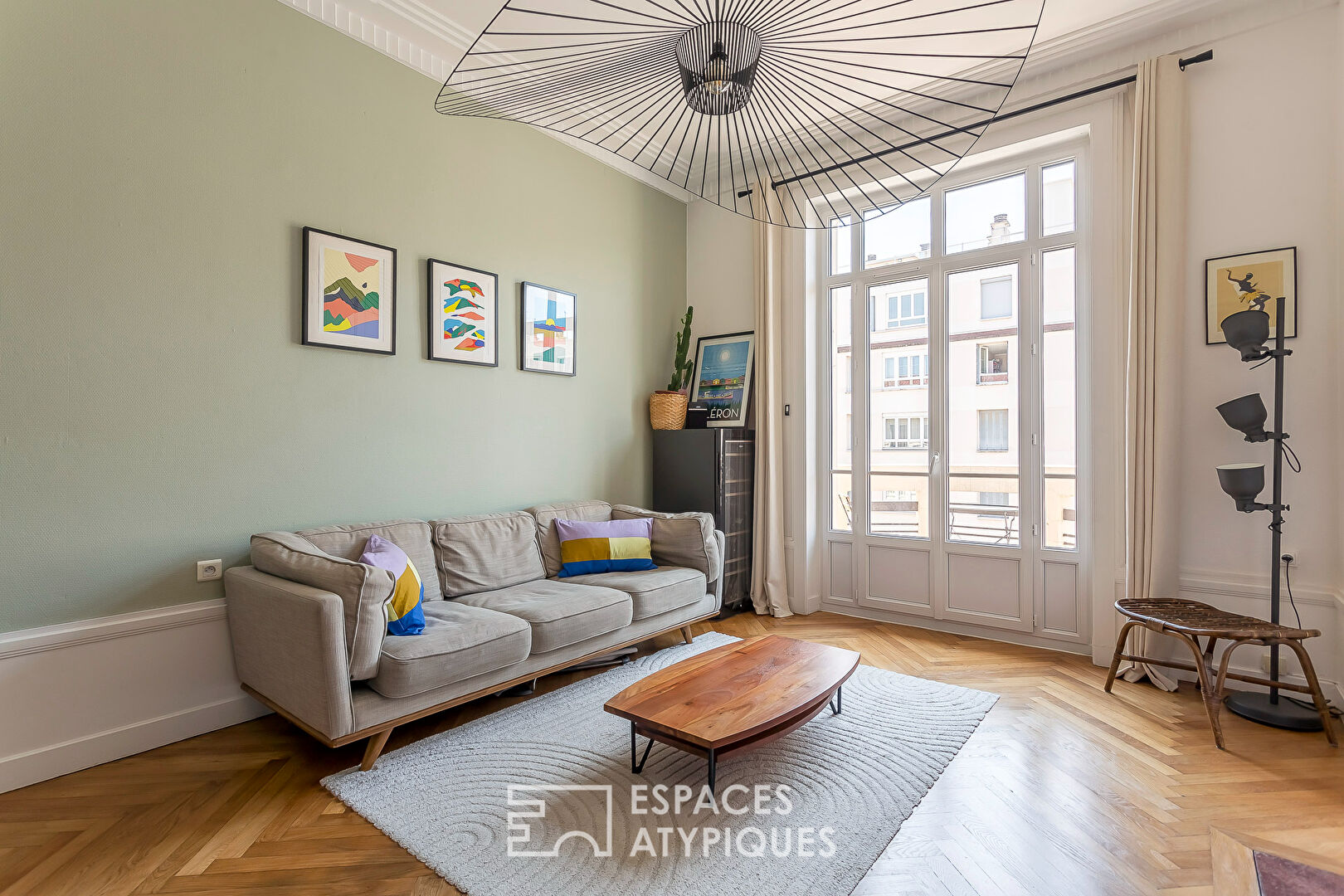 Renovated duplex on the top floor with balcony