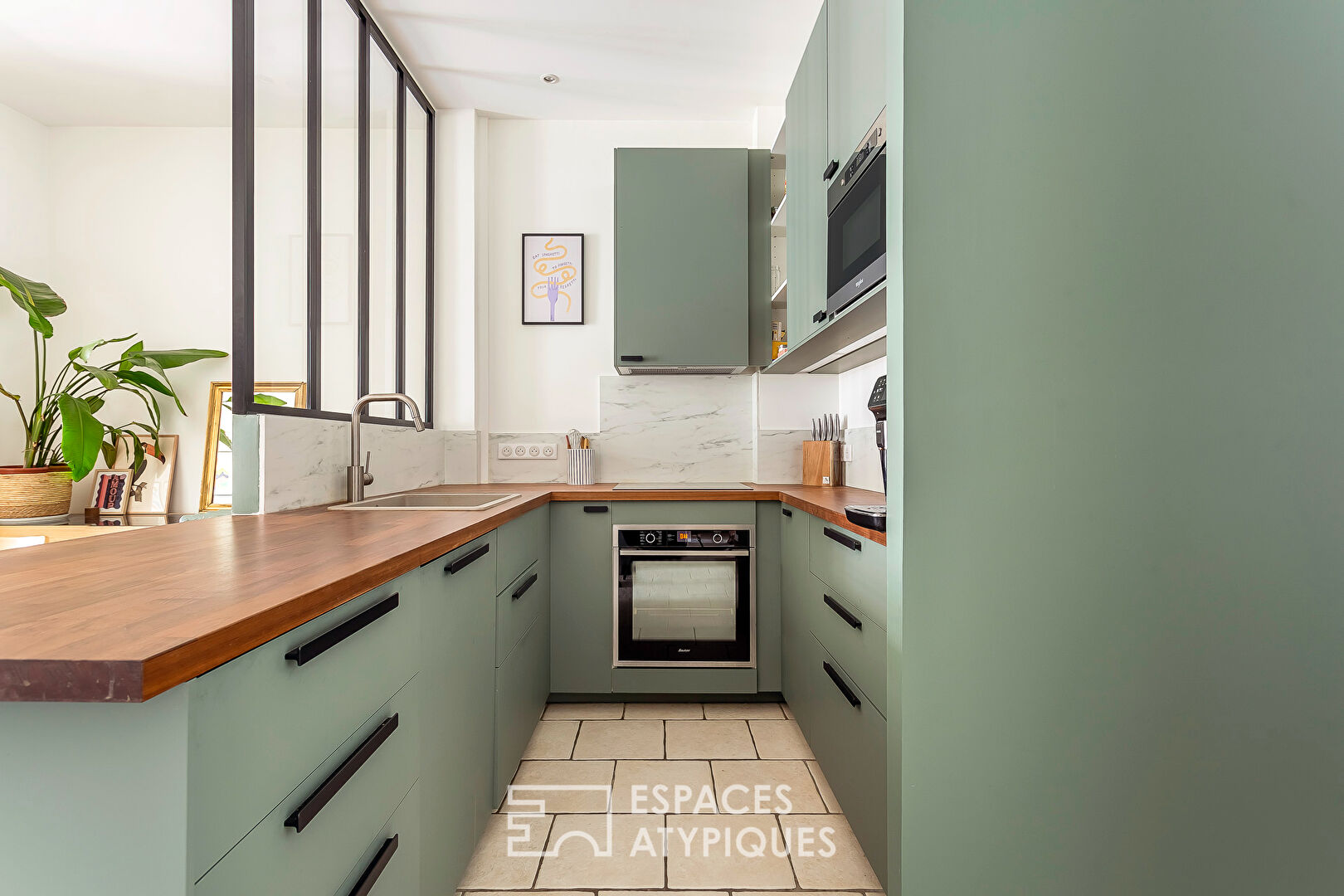 Renovated duplex on the top floor with balcony