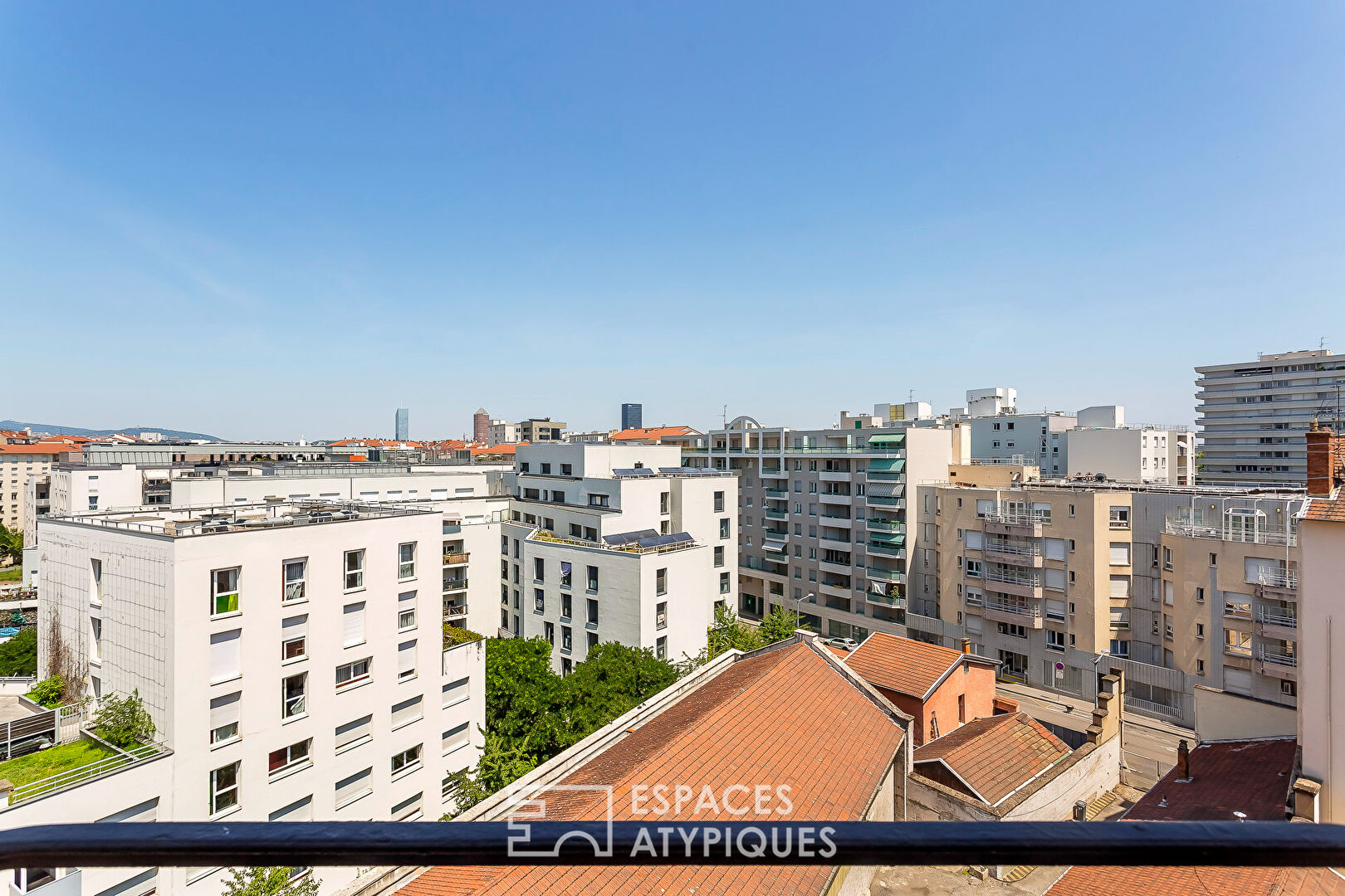 Renovated duplex on the top floor with balcony