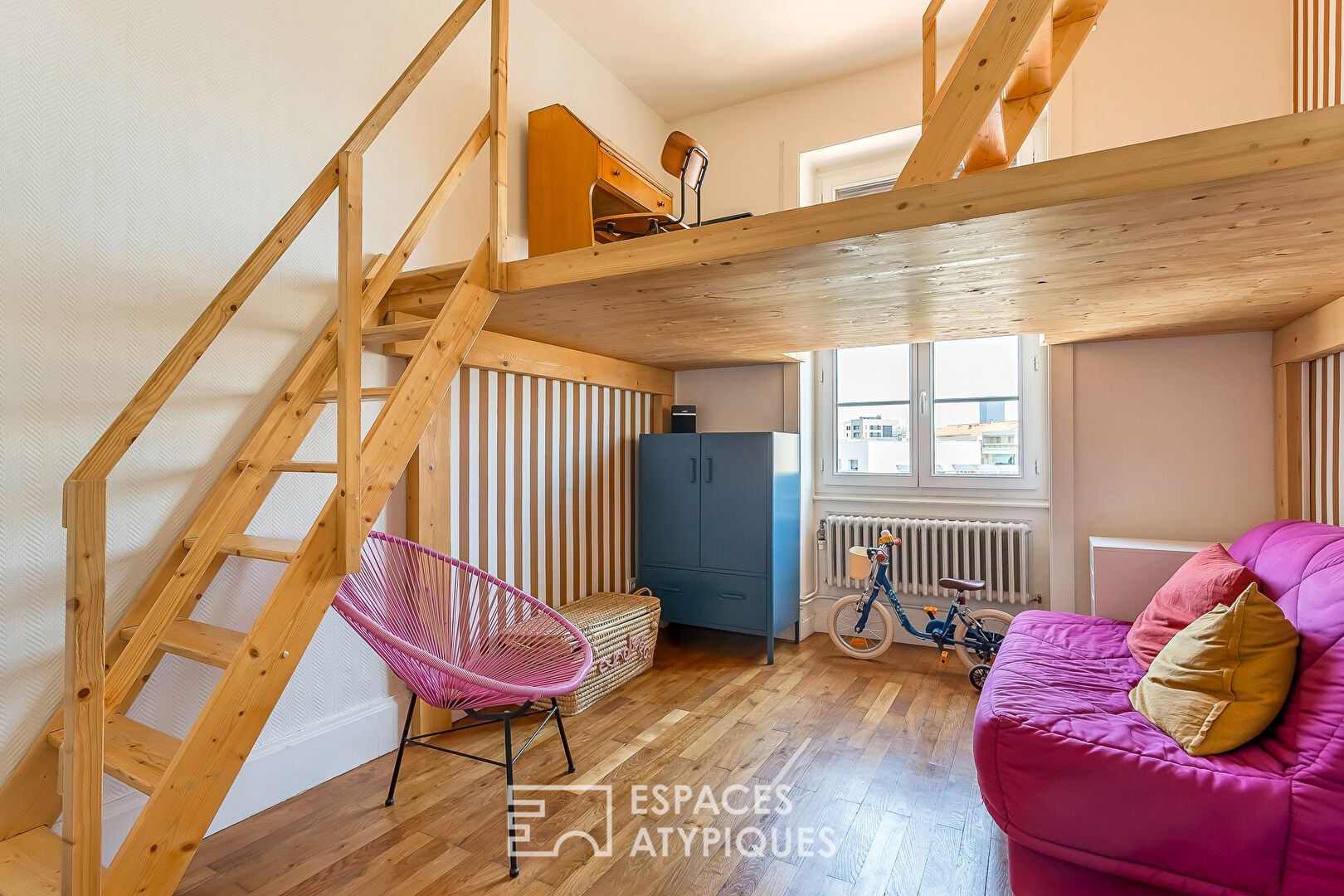 Renovated duplex on the top floor with balcony