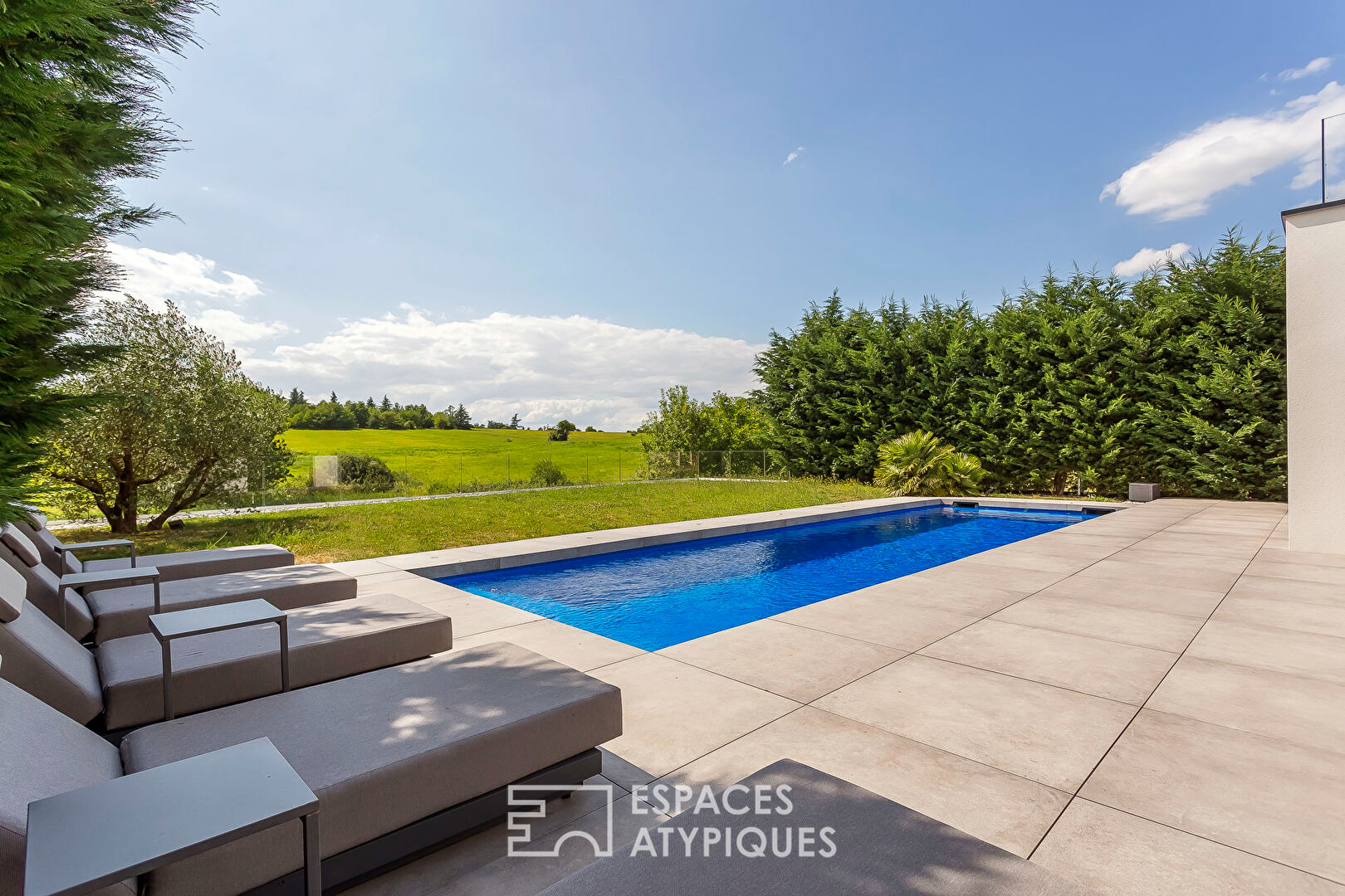 Contemporary house with nature view