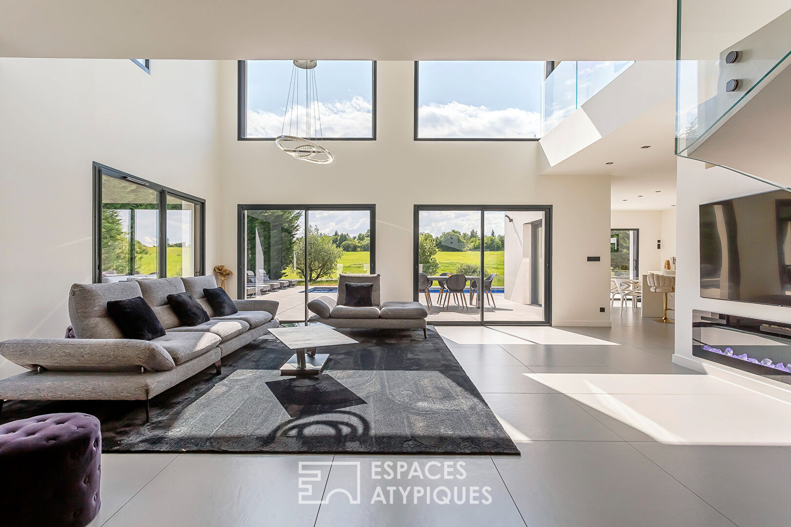 Contemporary house with nature view