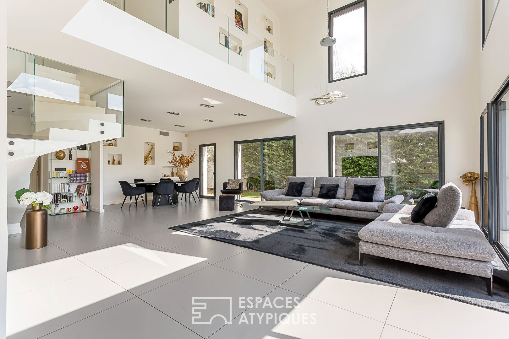 Contemporary house with nature view