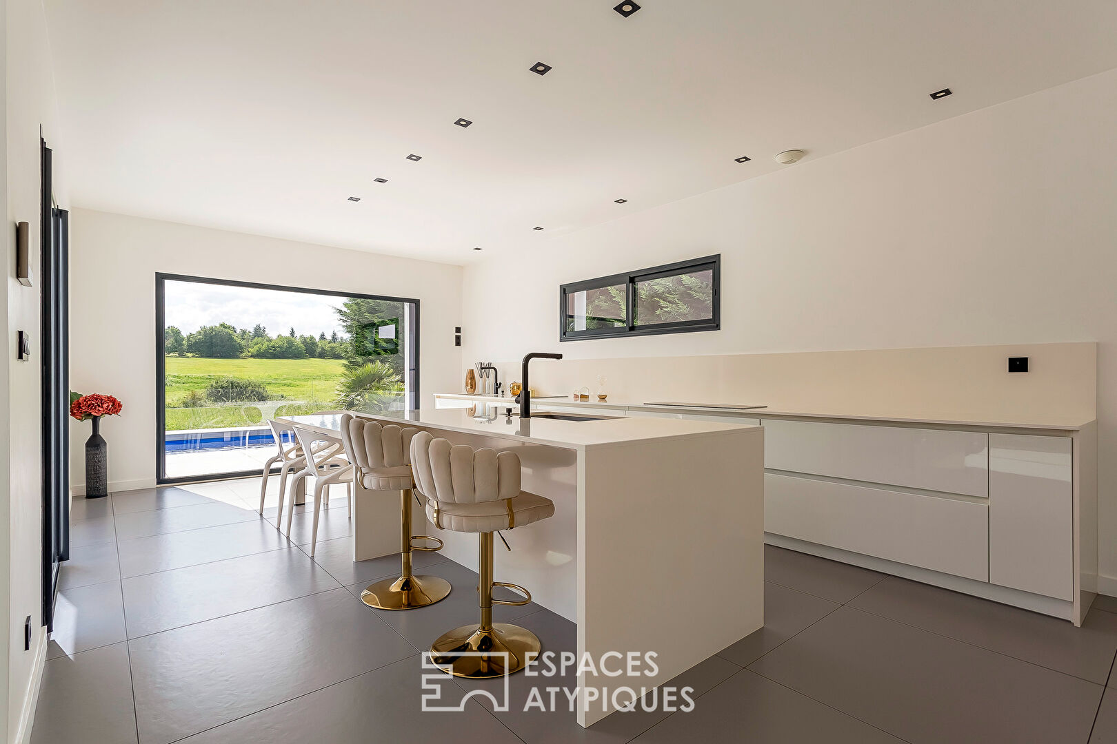 Contemporary house with nature view