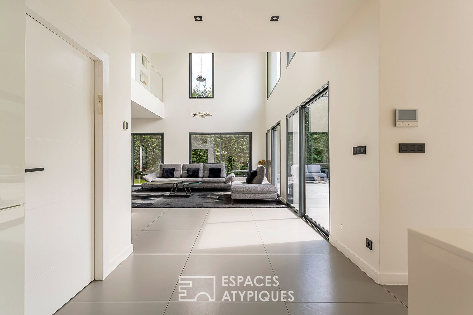 Contemporary house with nature view