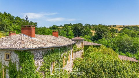 Château du XVème siècle avec dépendances