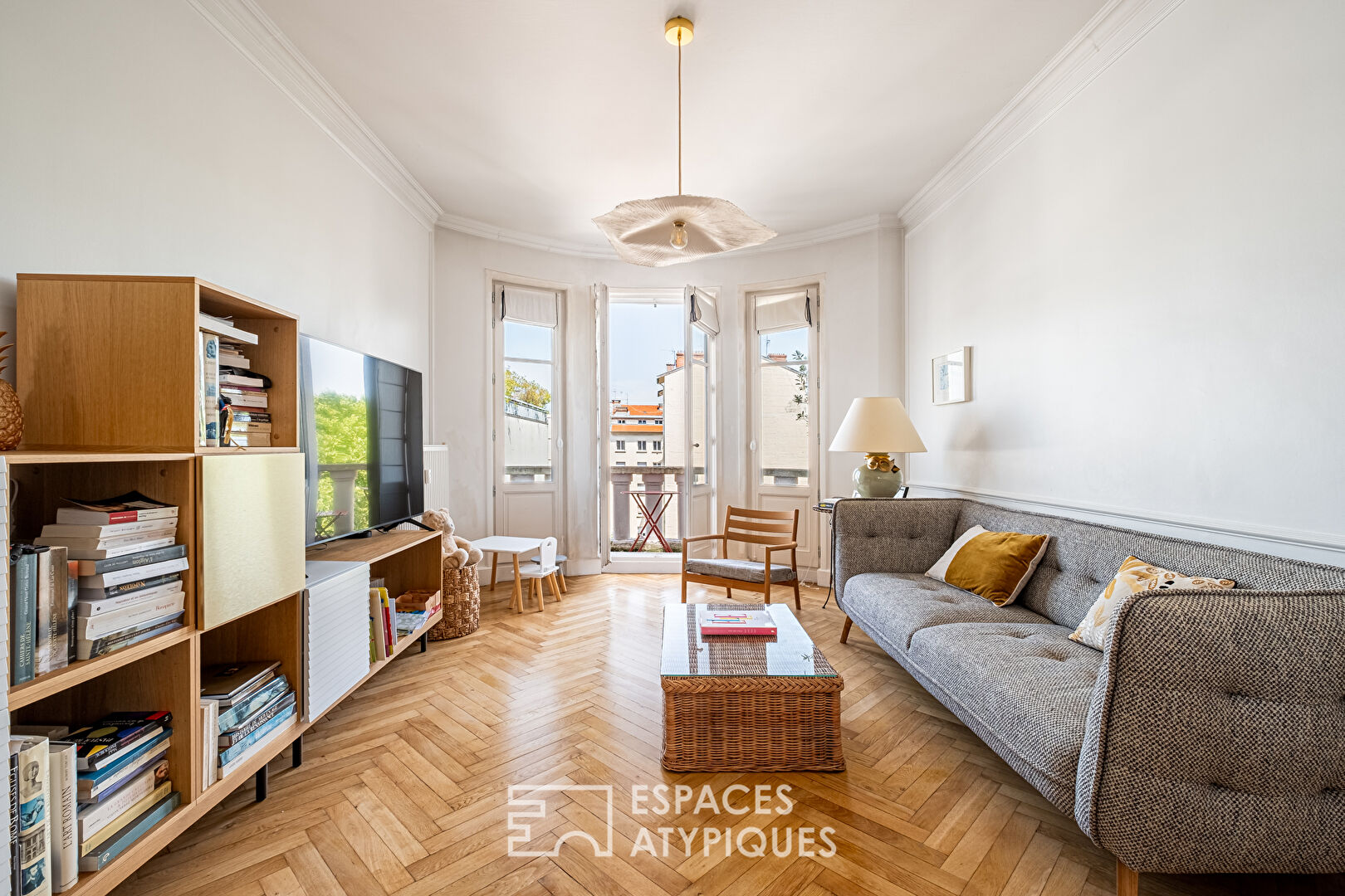 Appartement rénové par architecte en dernier étage avec balcon et vue dégagée