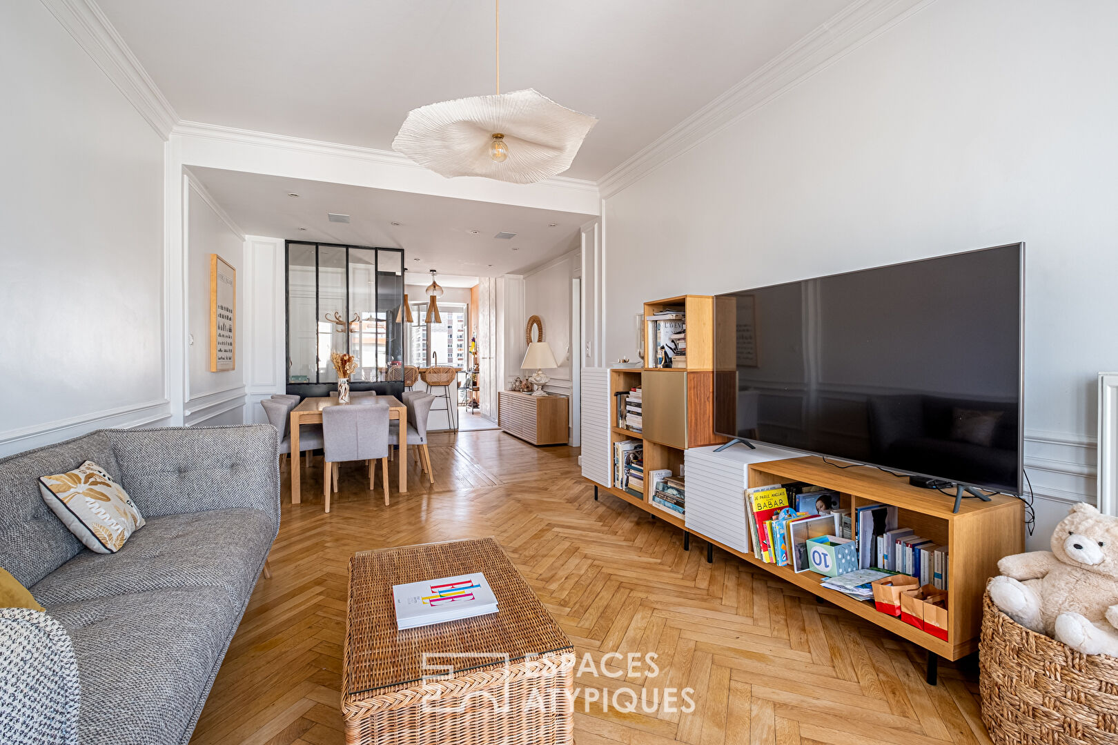 Appartement rénové par architecte en dernier étage avec balcon et vue dégagée