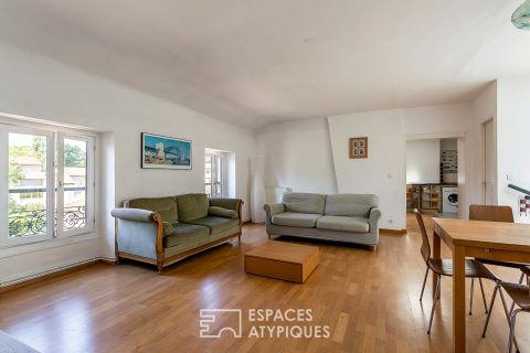 Dernier étage dans une maison 1870 proche du centre-ville d’Ecully