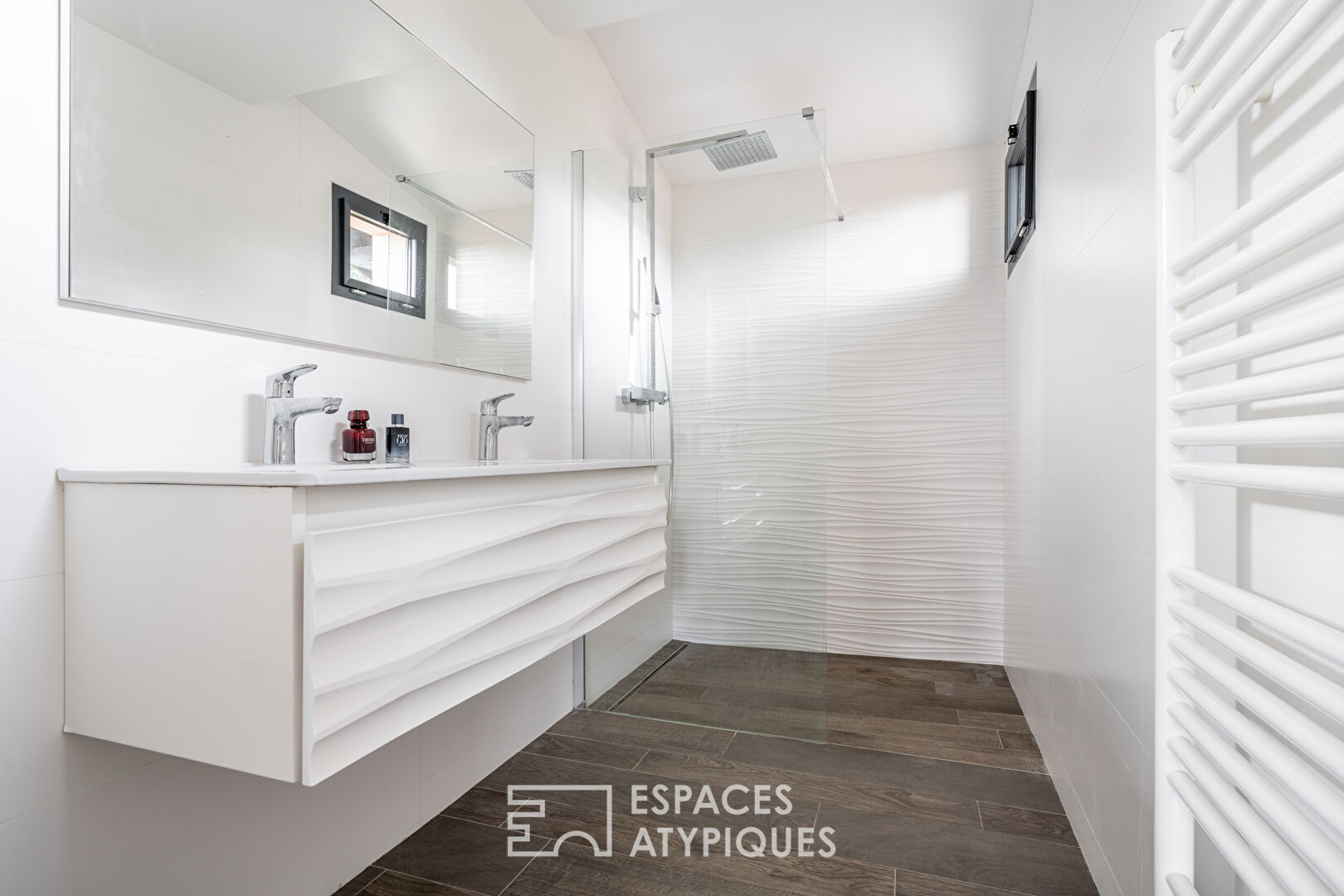 Maison entièrement rénovée avec piscine