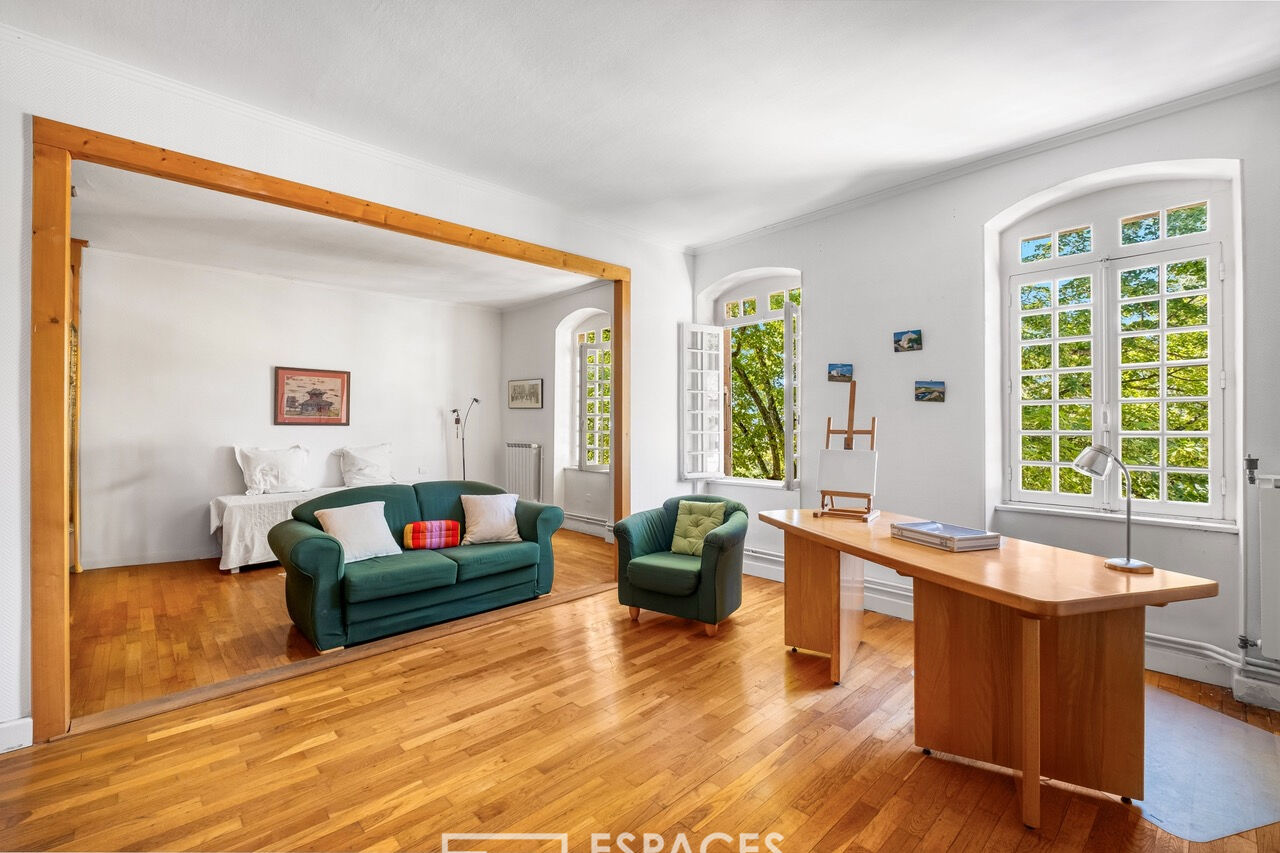 Ancienne ferme restaurée, panorama sur le Pilat et art de vivre à 40 minutes de Lyon